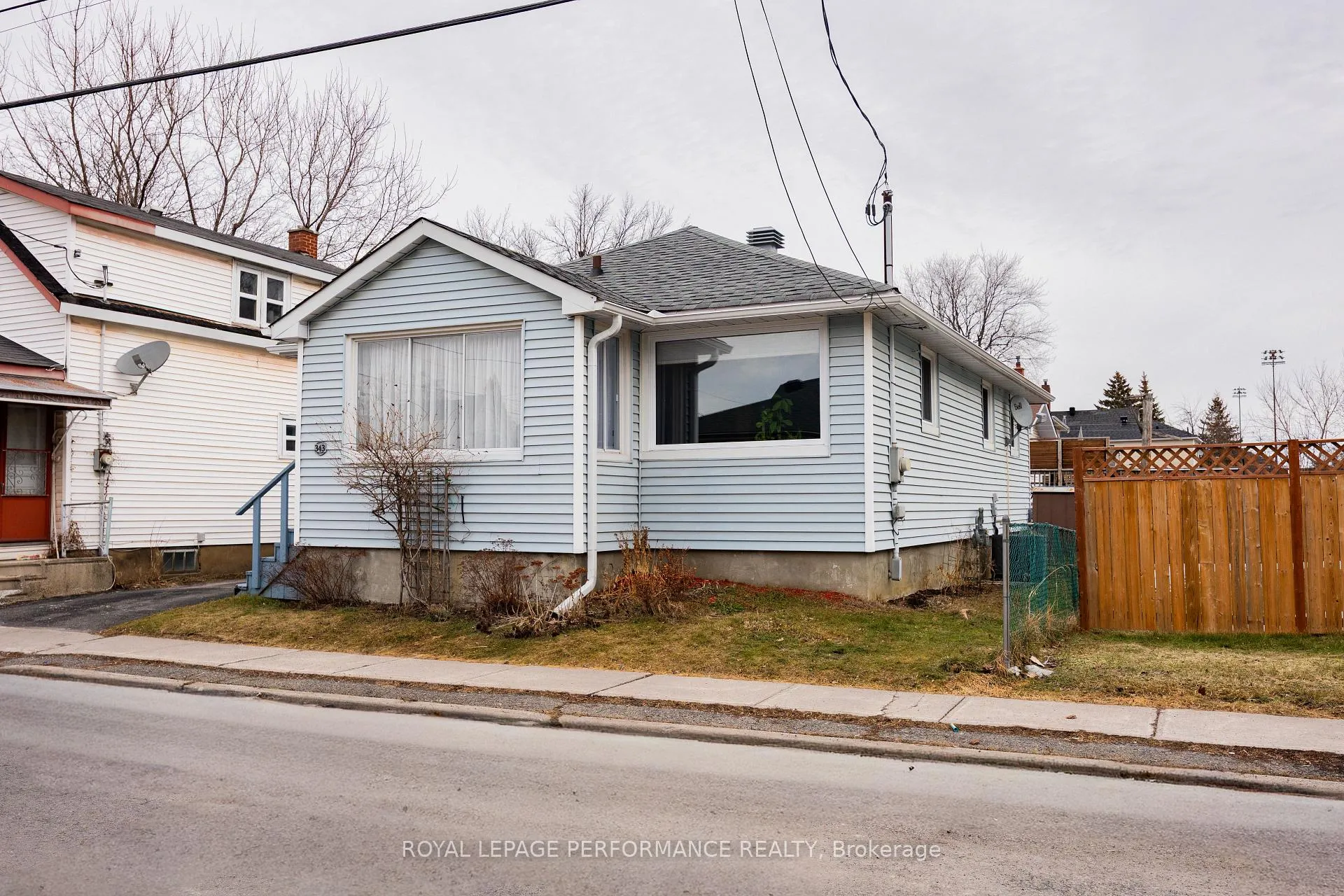 Photo 3 of 343 Gloucester Street N, Cornwall — HOMEH