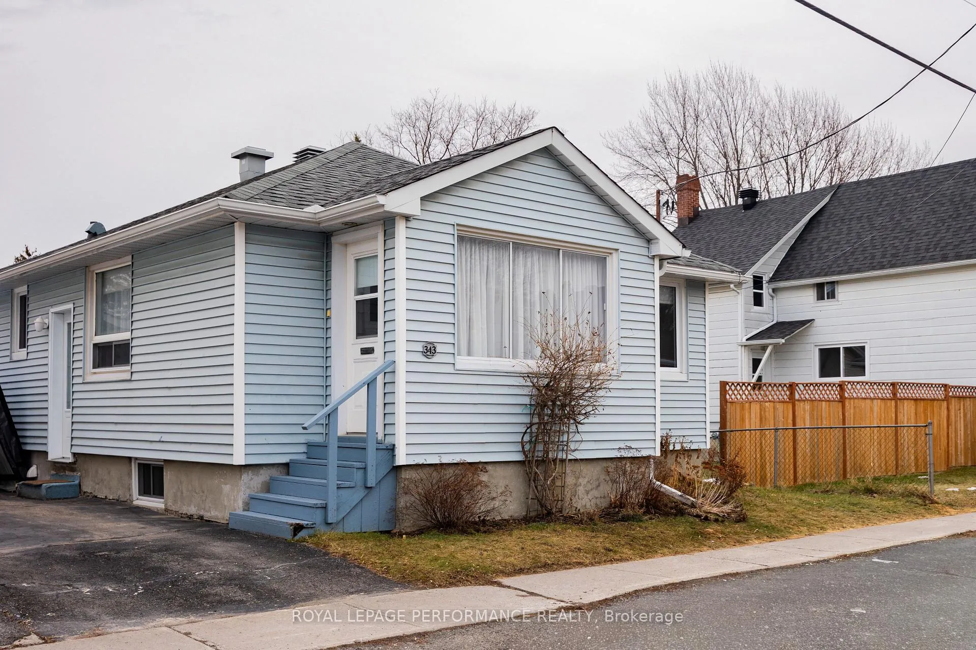 Photo 4 of 343 Gloucester Street N, Cornwall — HOMEH