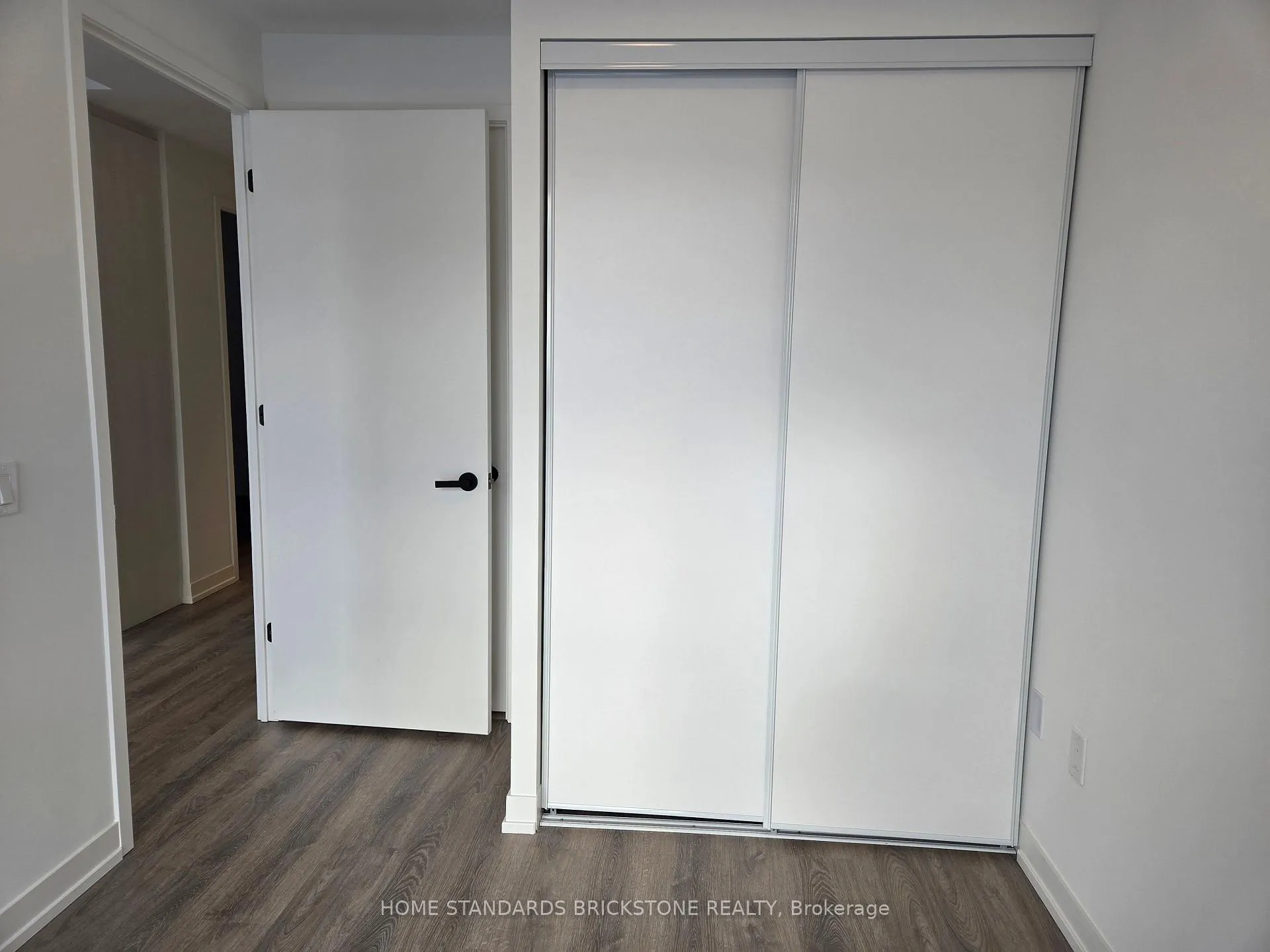 Photo 3 of Unit 4212, 8 Interchange Way, Vaughan, Vaughan Corporate Centre — HOMEH
