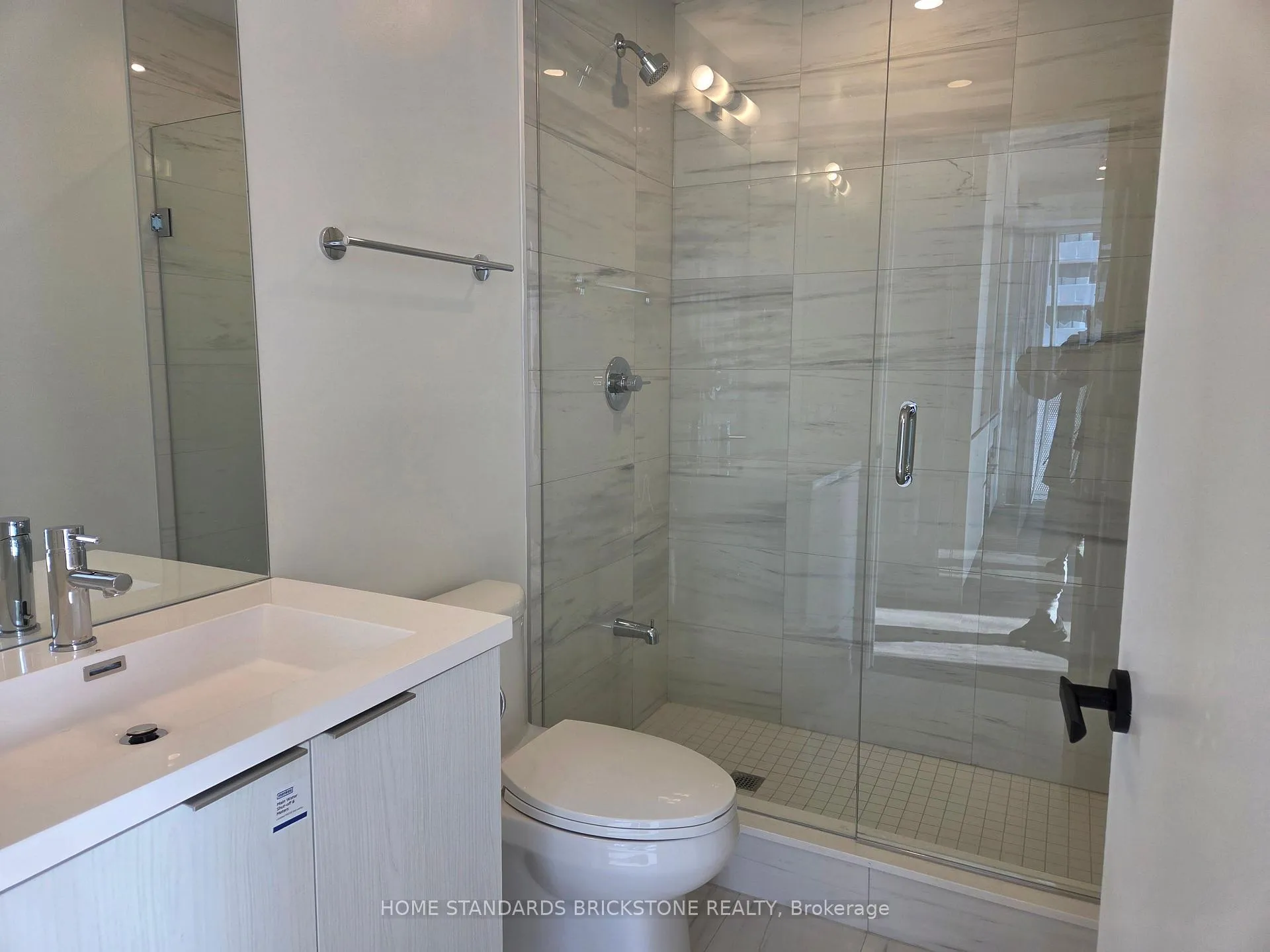Photo 6 of Unit 4212, 8 Interchange Way, Vaughan, Vaughan Corporate Centre — HOMEH