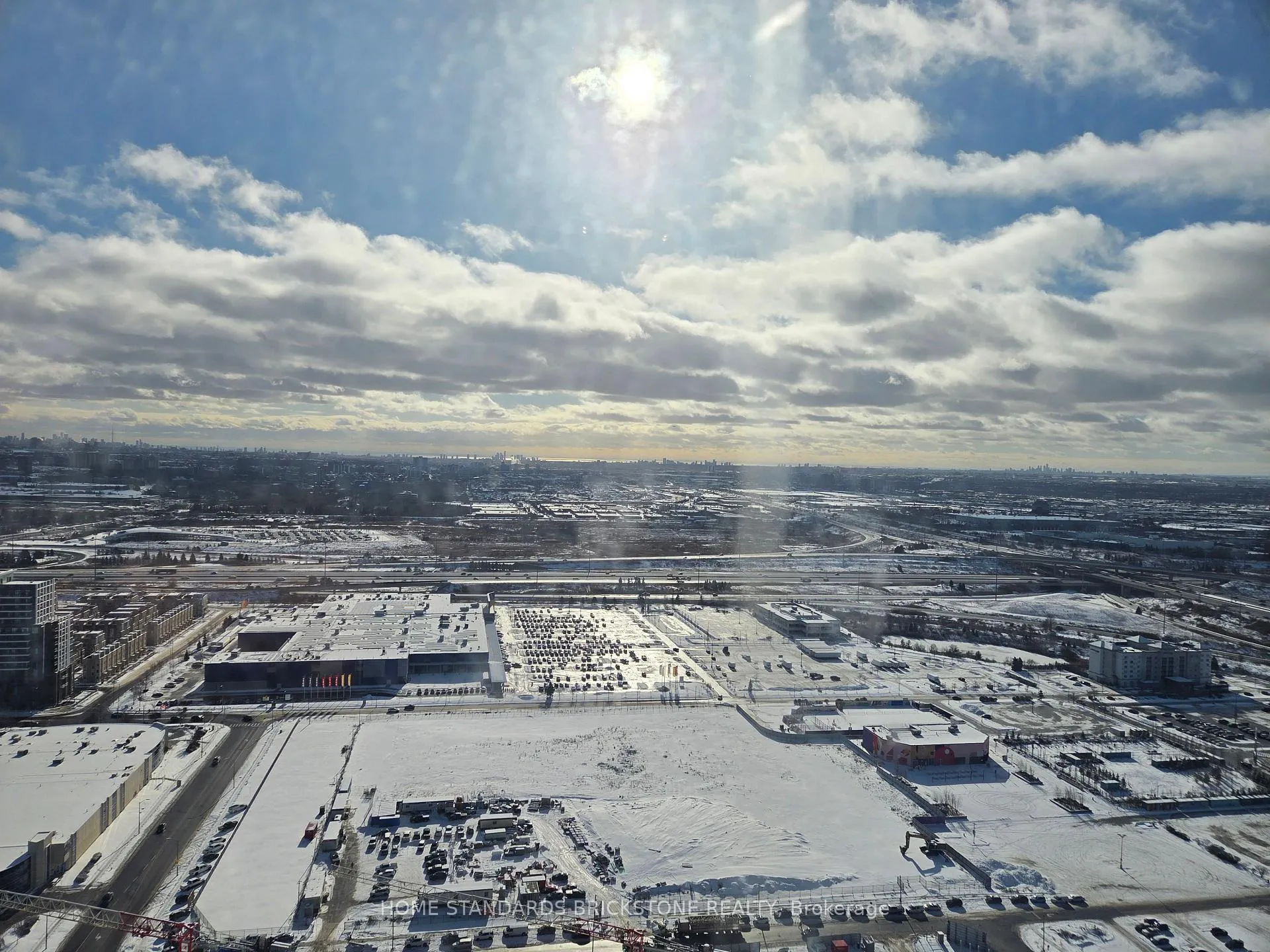 Photo 11 of Unit 4212, 8 Interchange Way, Vaughan, Vaughan Corporate Centre — HOMEH
