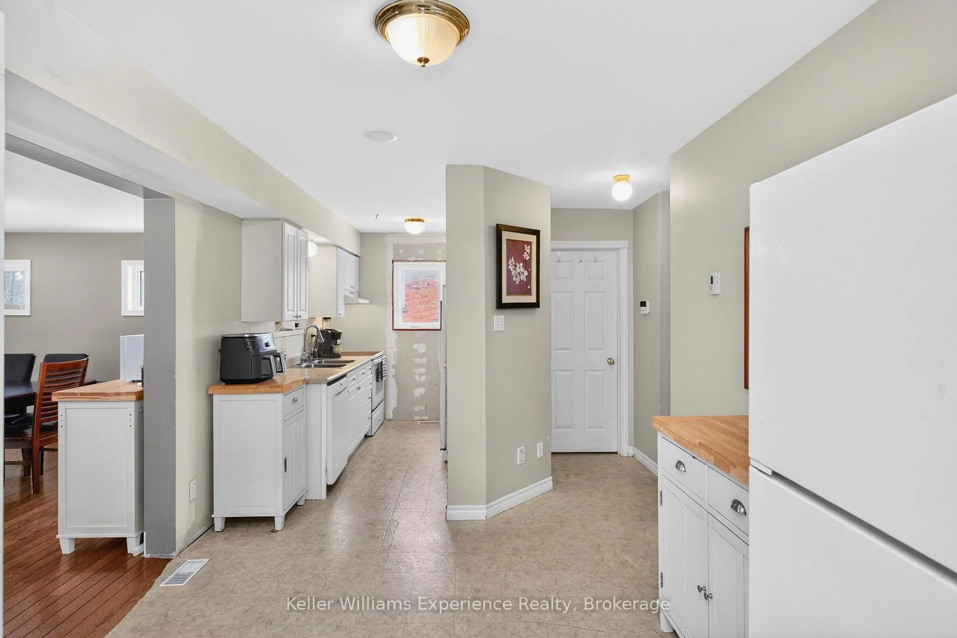 Photo 5 of 798 Midland Point Road, Midland — HOMEH