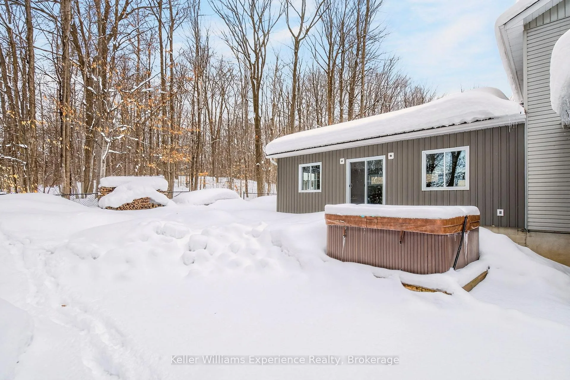 Photo 16 of 798 Midland Point Road, Midland — HOMEH