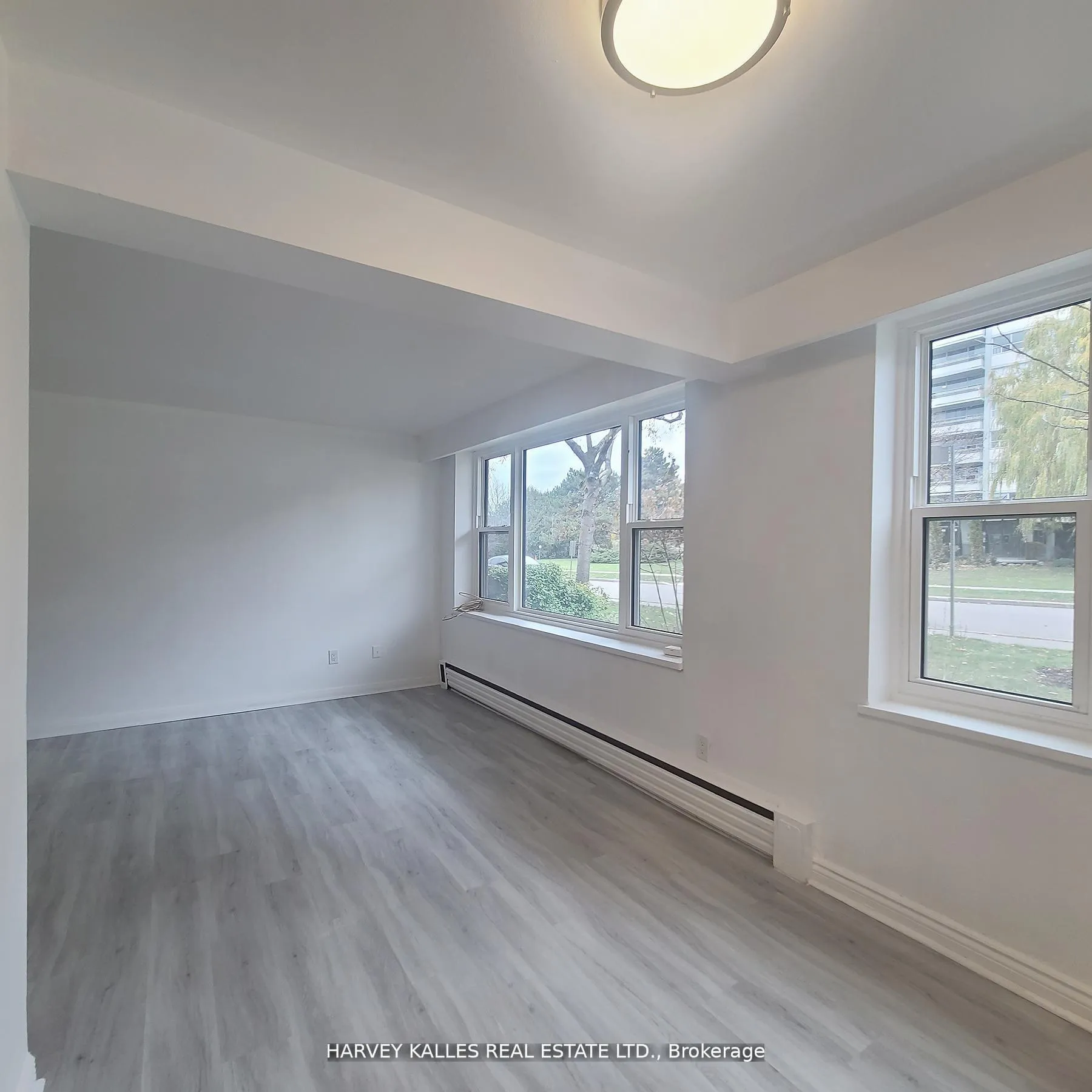 Photo 3 of Unit 4, 125 Shelborne Avenue, Toronto, Englemount-Lawrence — HOMEH