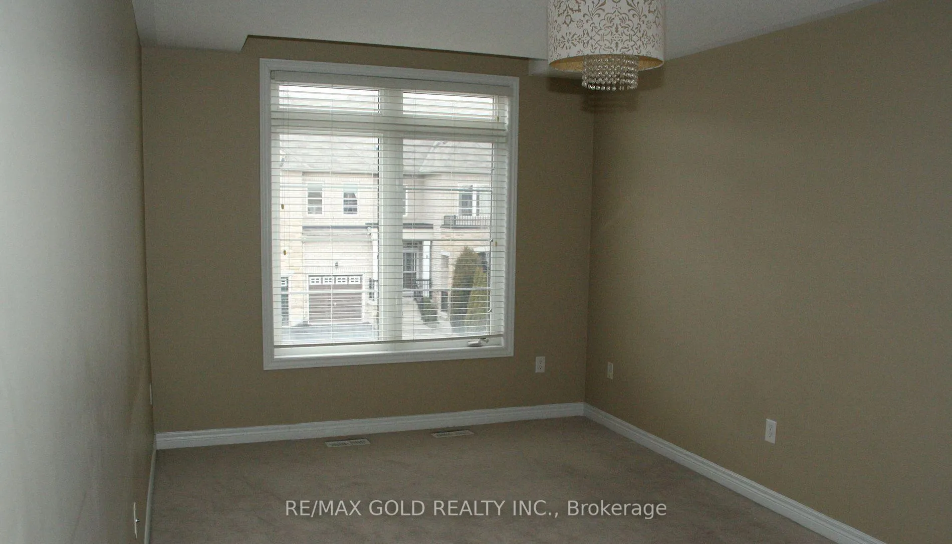 Photo 7 of 2406 Old Brompton Way, Oakville, Westmount — HOMEH