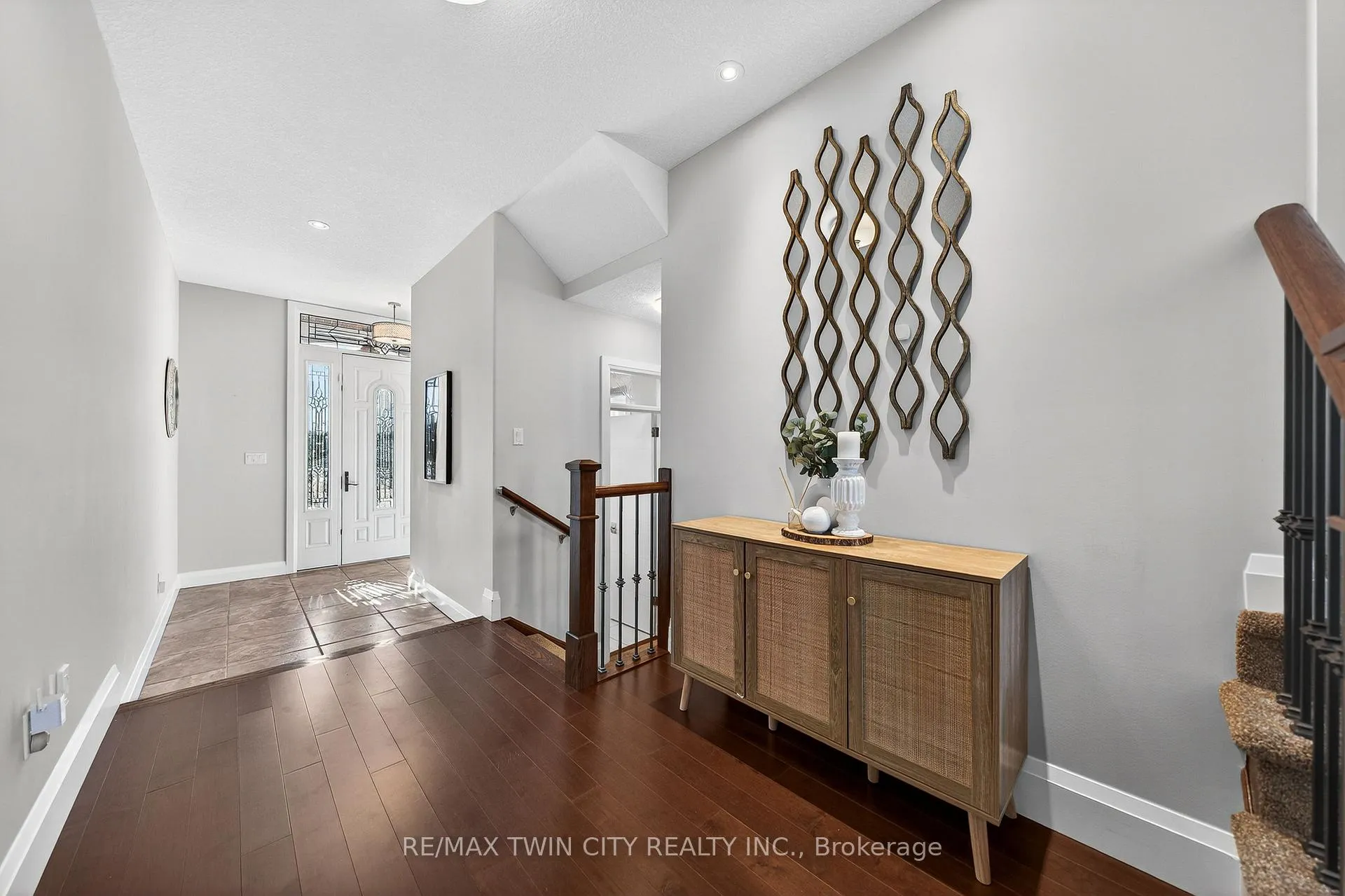Photo 5 of 557 Millstream Drive, Waterloo — HOMEH