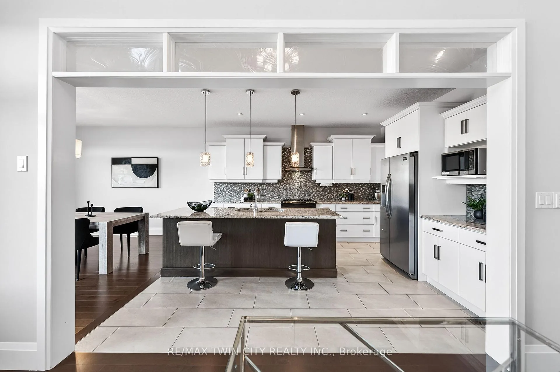 Photo 12 of 557 Millstream Drive, Waterloo — HOMEH