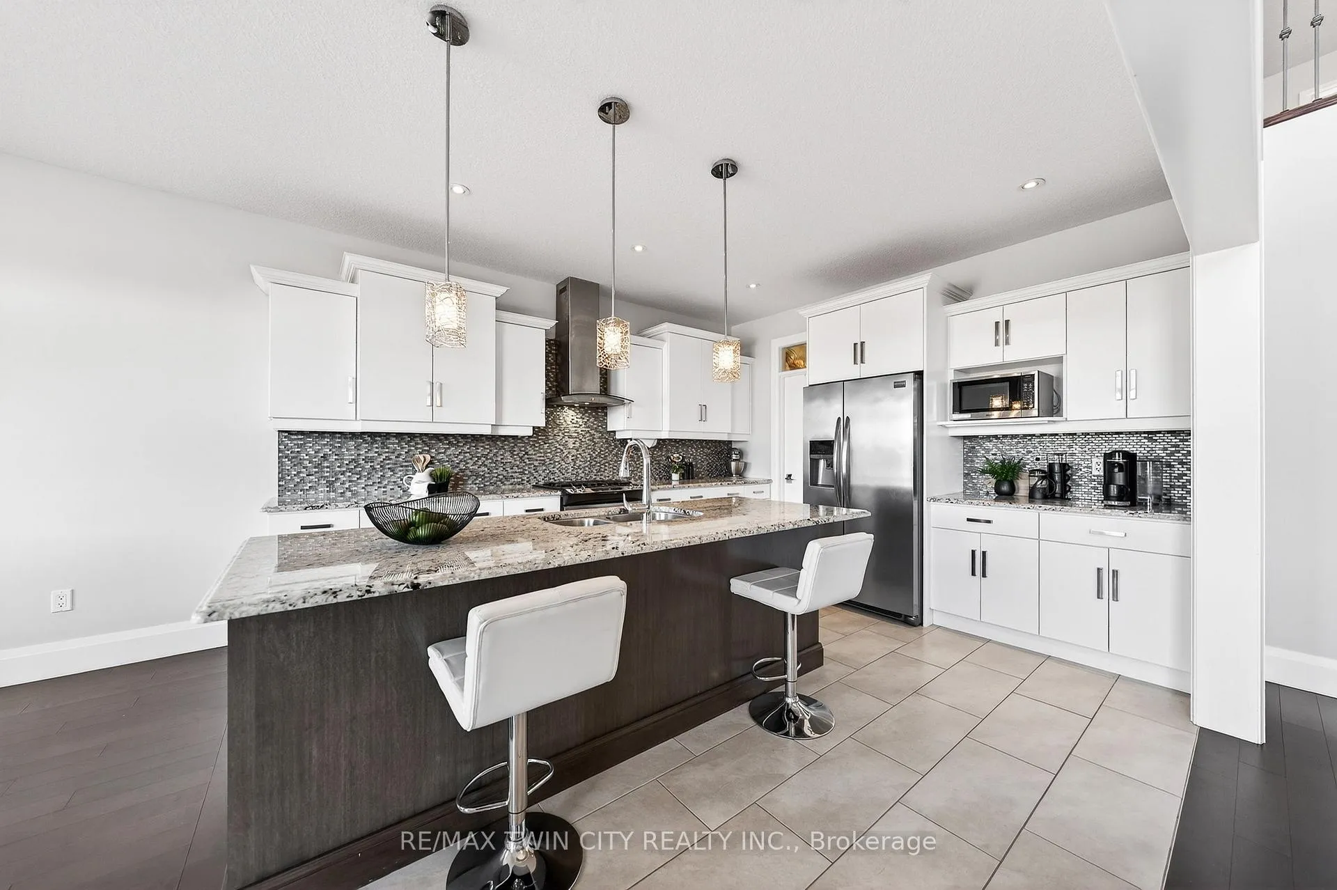 Photo 13 of 557 Millstream Drive, Waterloo — HOMEH