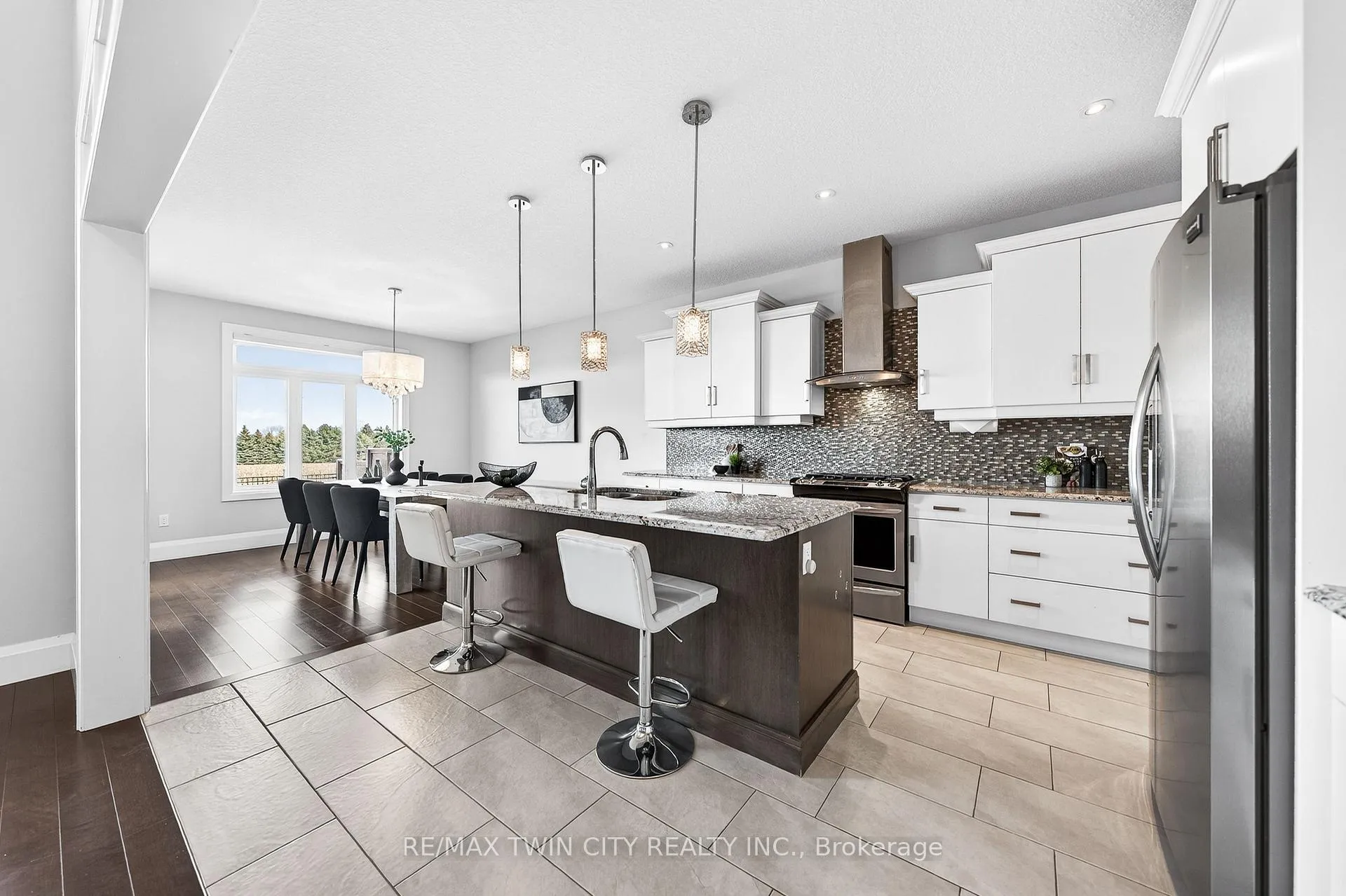 Photo 15 of 557 Millstream Drive, Waterloo — HOMEH