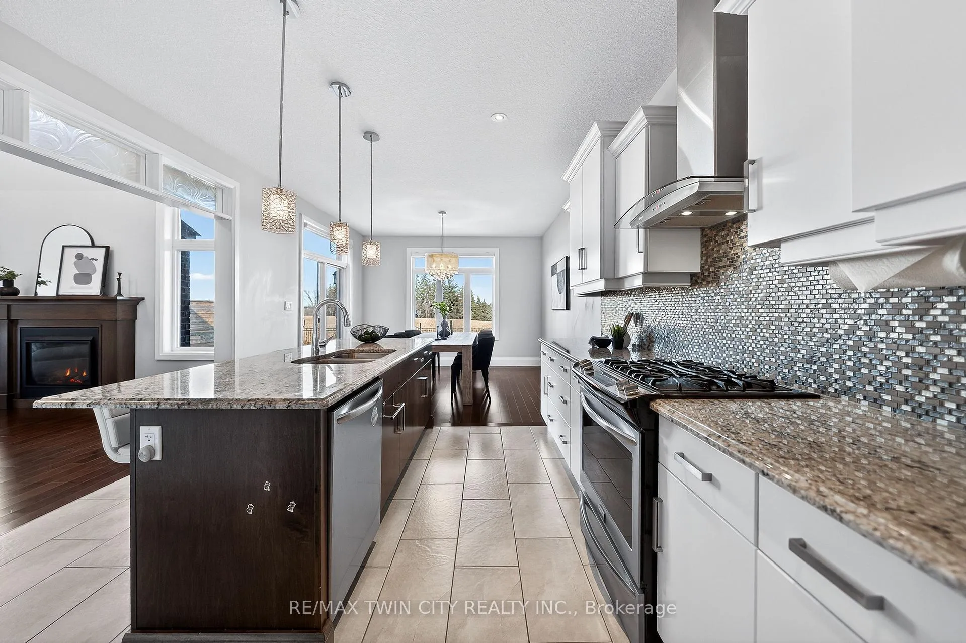 Photo 17 of 557 Millstream Drive, Waterloo — HOMEH