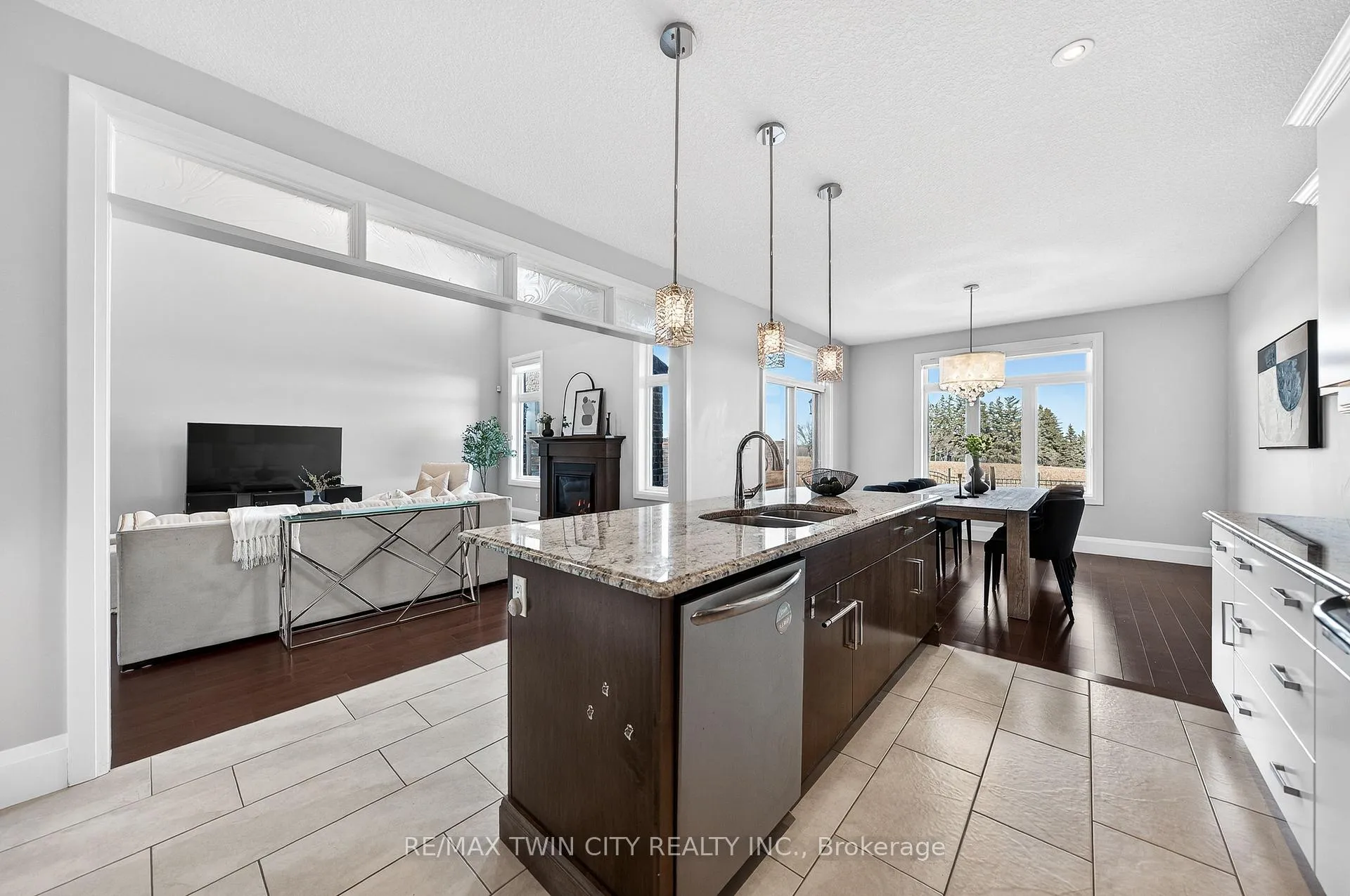 Photo 18 of 557 Millstream Drive, Waterloo — HOMEH