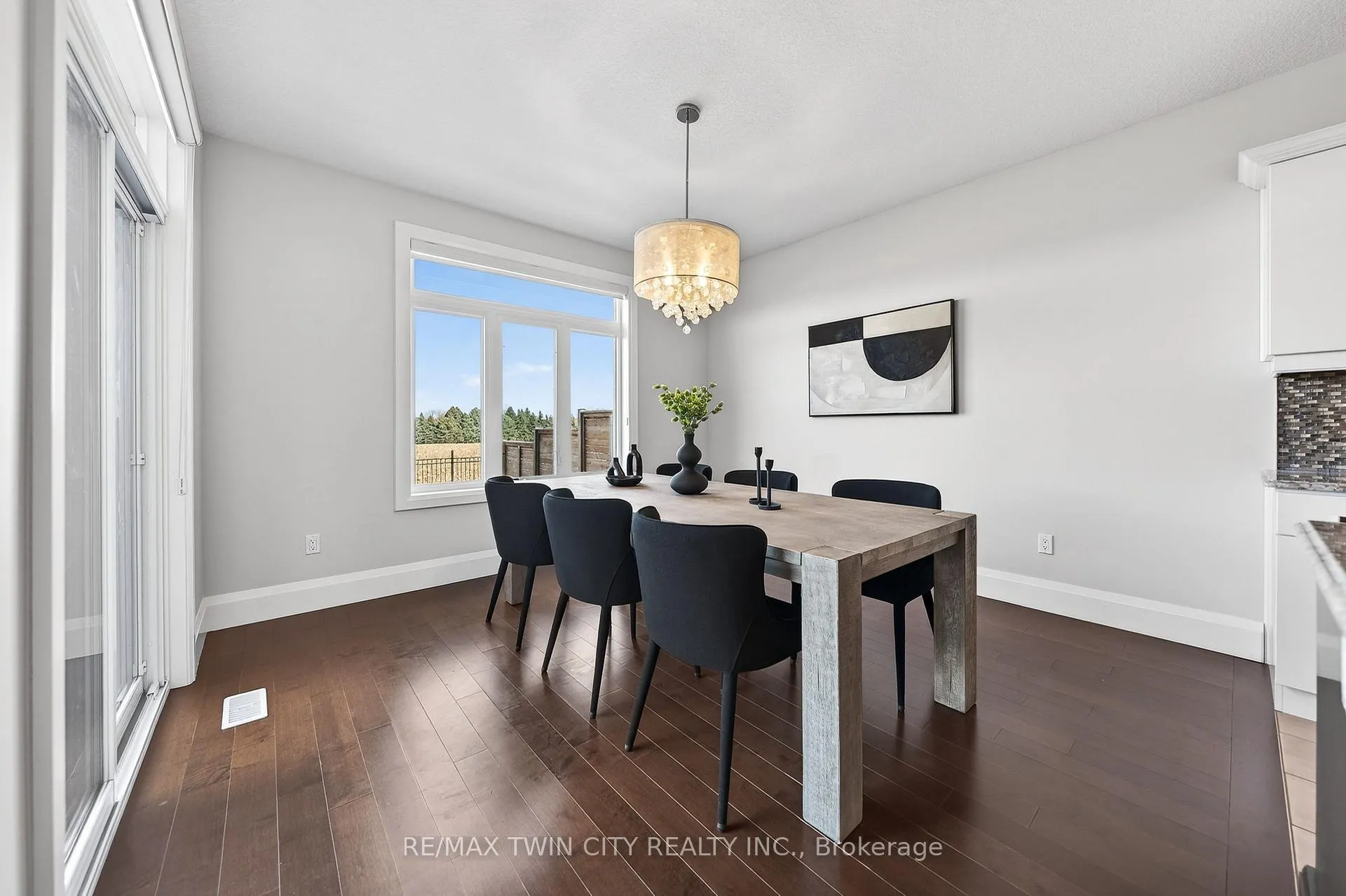 Photo 20 of 557 Millstream Drive, Waterloo — HOMEH