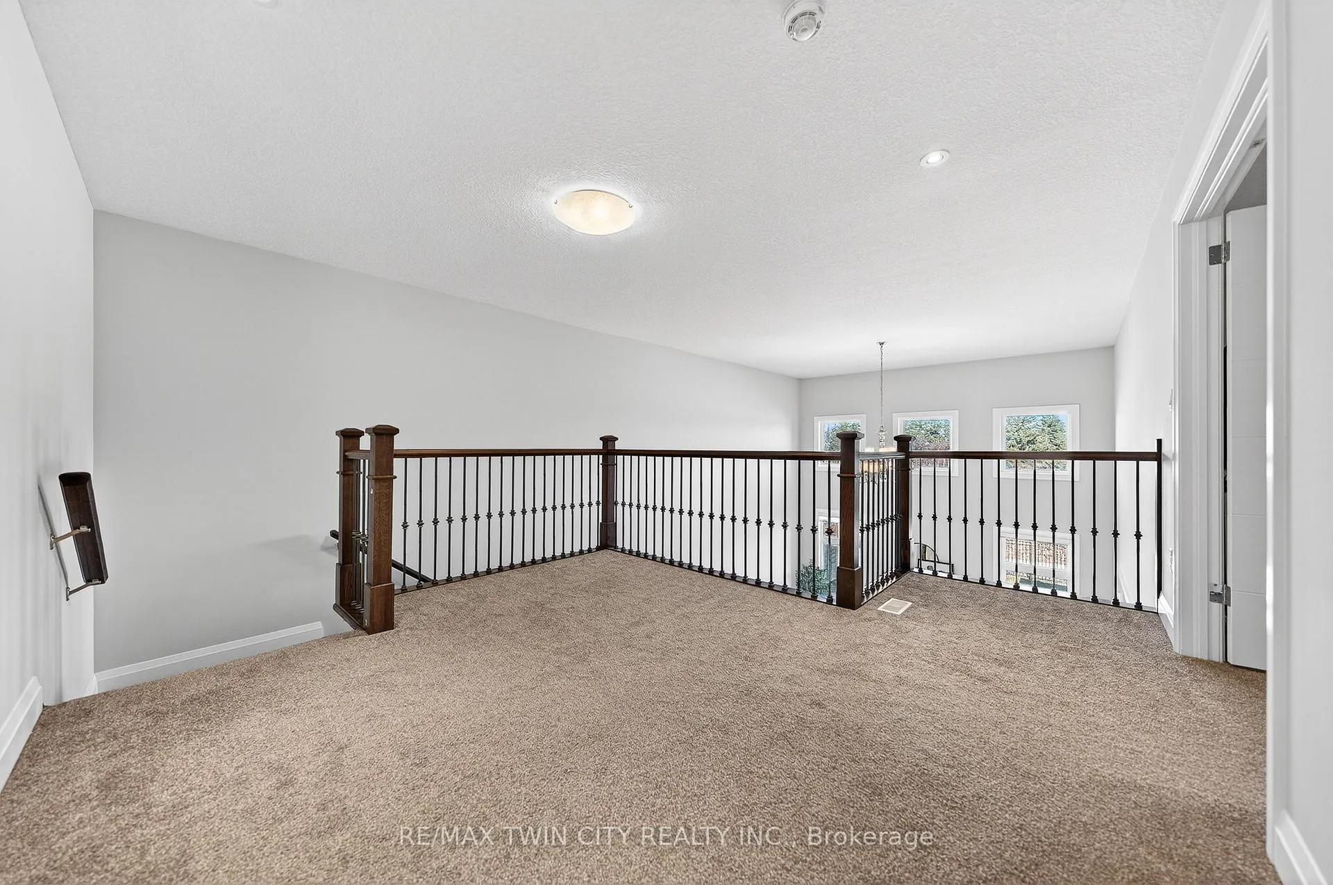 Photo 26 of 557 Millstream Drive, Waterloo — HOMEH
