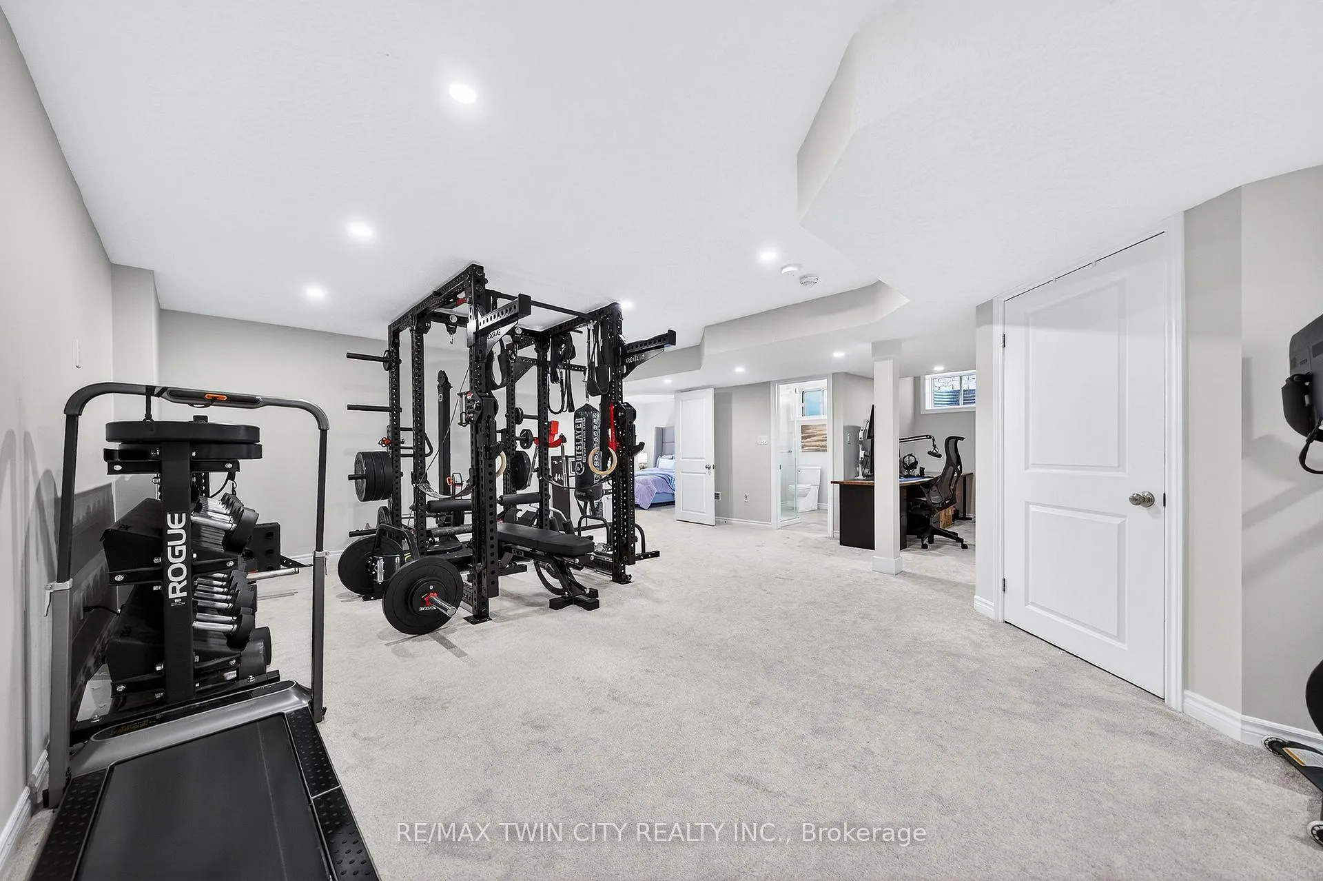 Photo 38 of 557 Millstream Drive, Waterloo — HOMEH