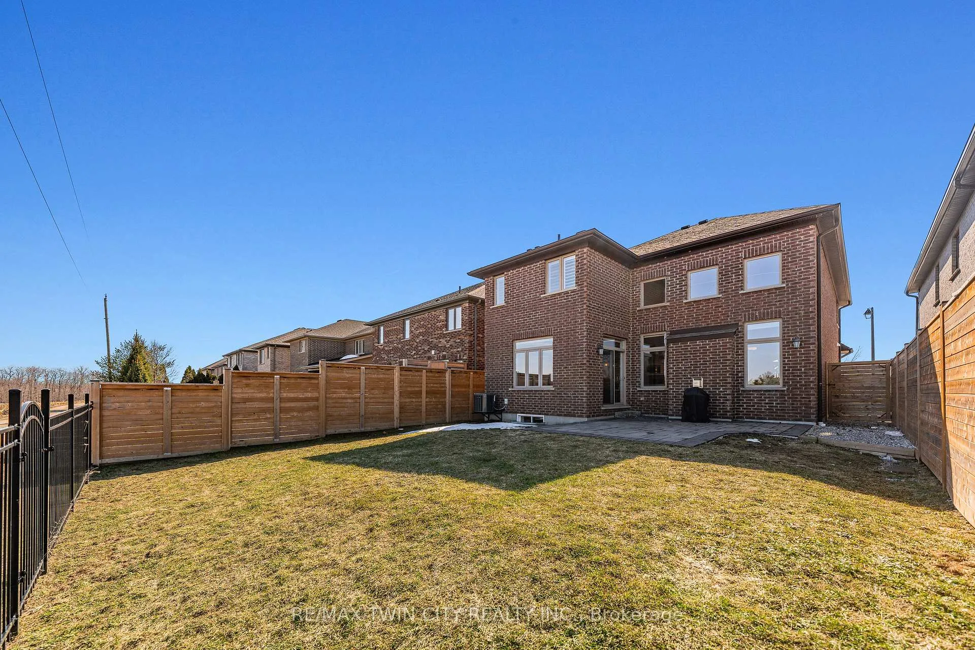Photo 43 of 557 Millstream Drive, Waterloo — HOMEH