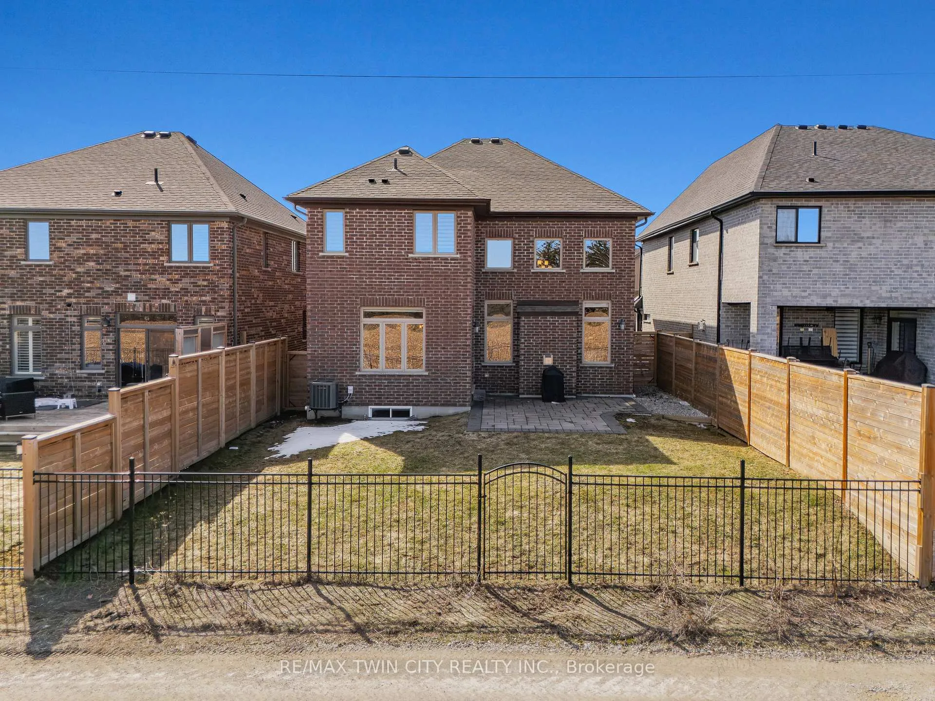 Photo 48 of 557 Millstream Drive, Waterloo — HOMEH