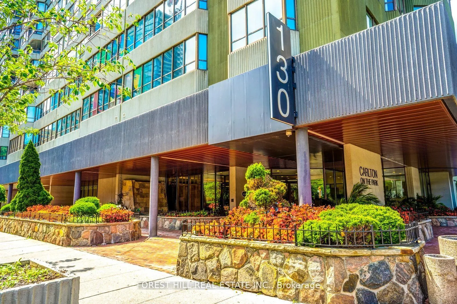 Front of Unit 1505, 130 Carlton Street