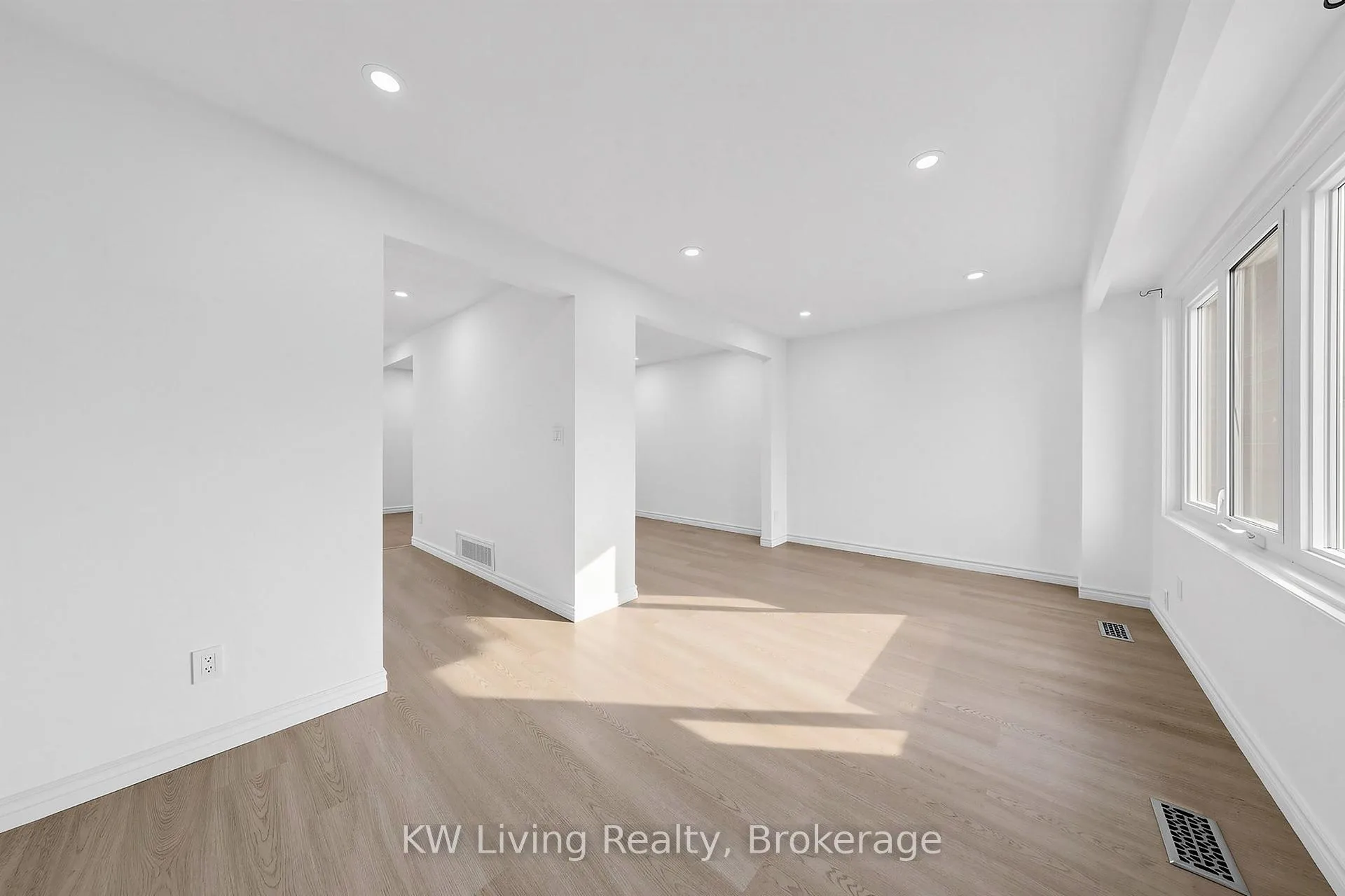 Photo 7 of 24 The Carriage Way, Markham, Royal Orchard — HOMEH