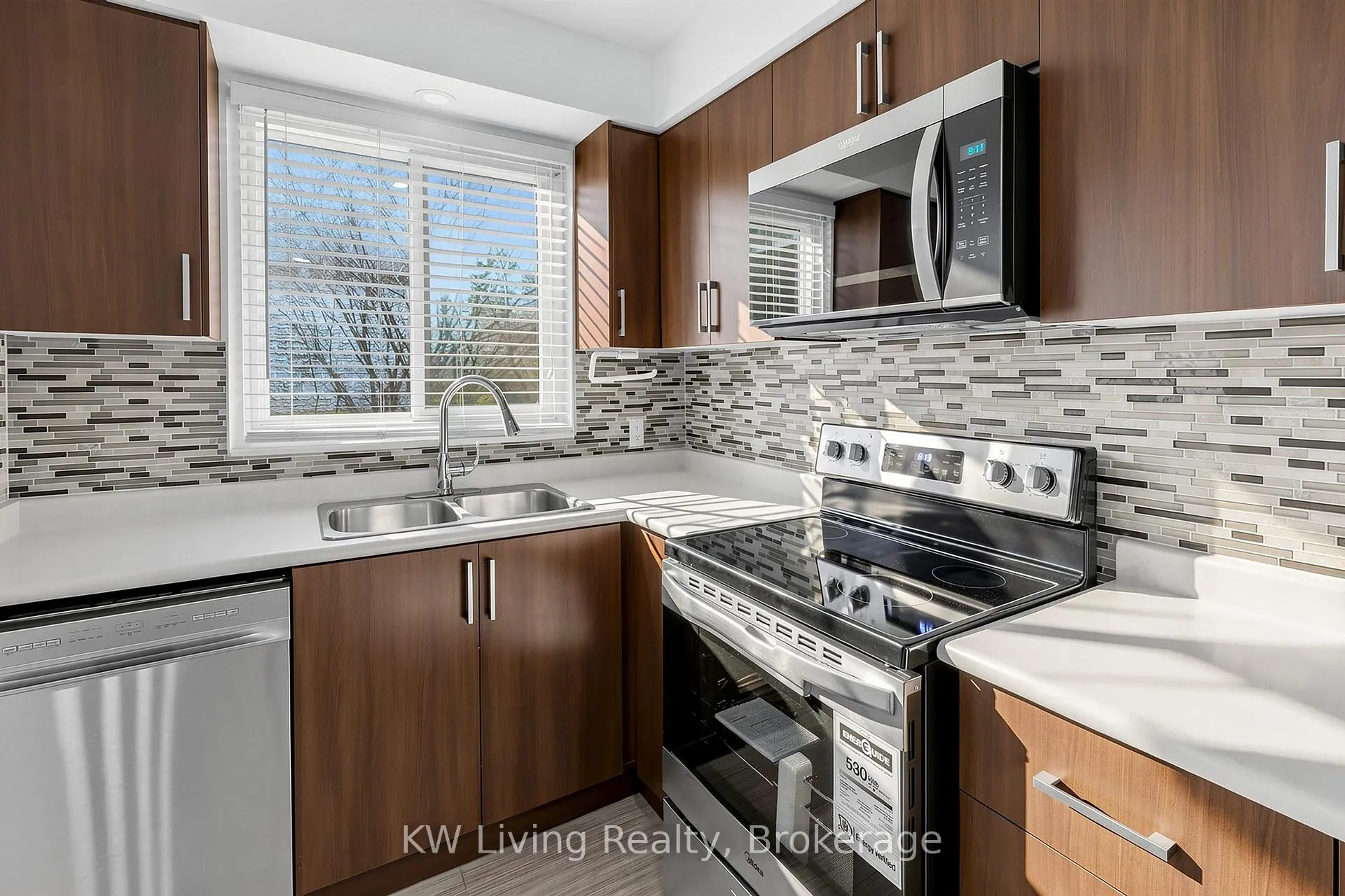 Photo 13 of 24 The Carriage Way, Markham, Royal Orchard — HOMEH