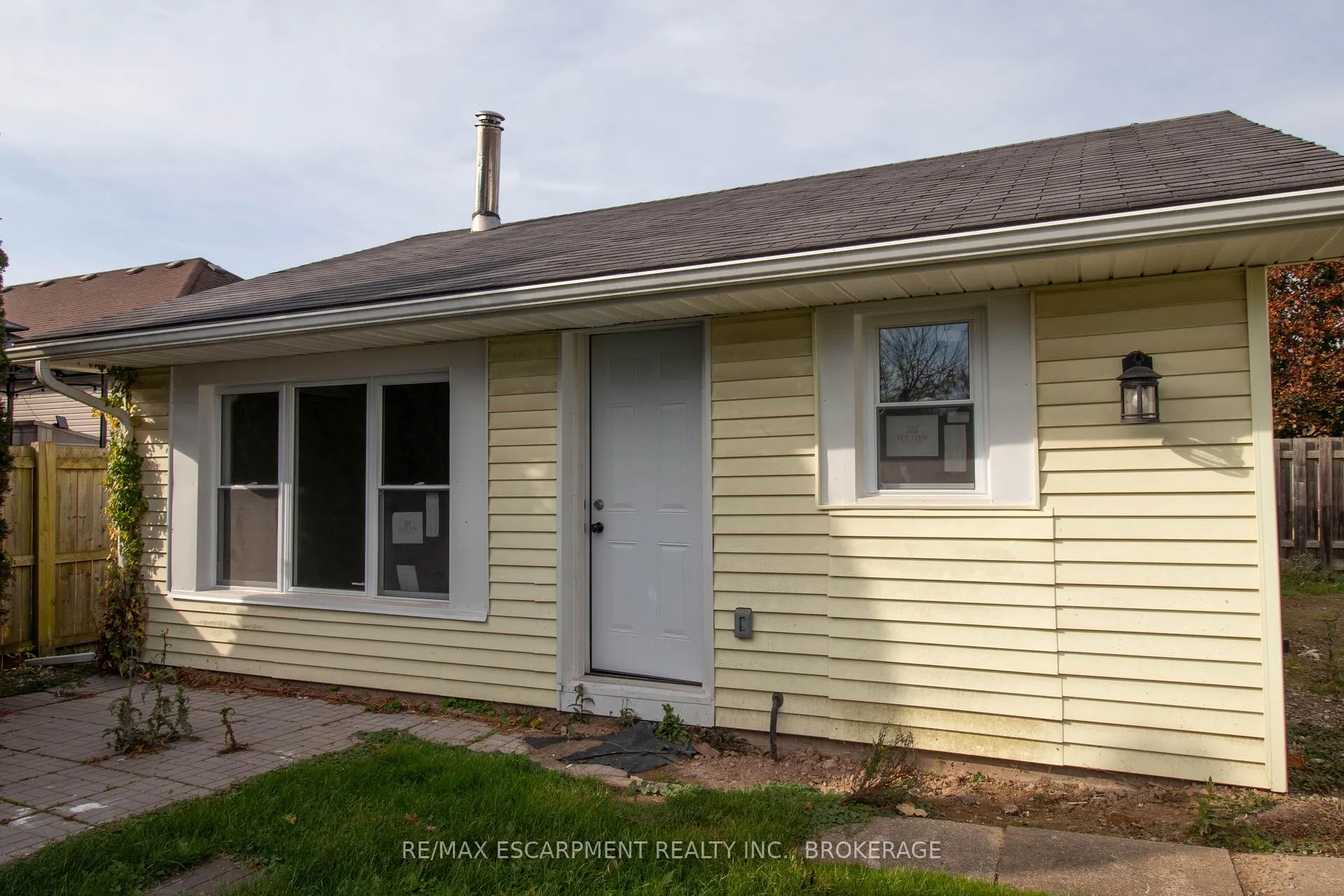 Photo 1 of Unit 3, 539 Woodlawn Road, Welland, N. Welland — HOMEH