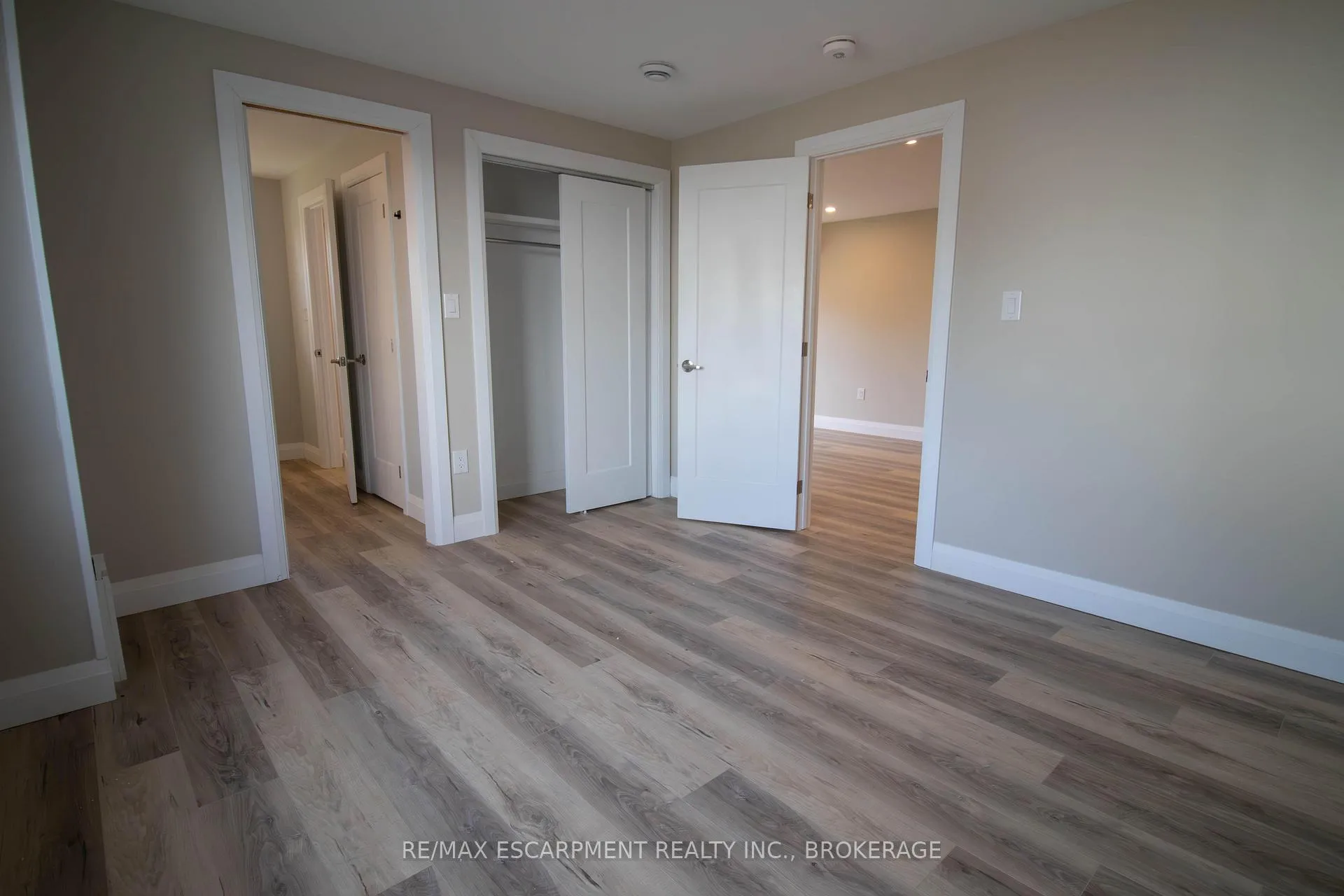 Photo 7 of Unit 3, 539 Woodlawn Road, Welland, N. Welland — HOMEH