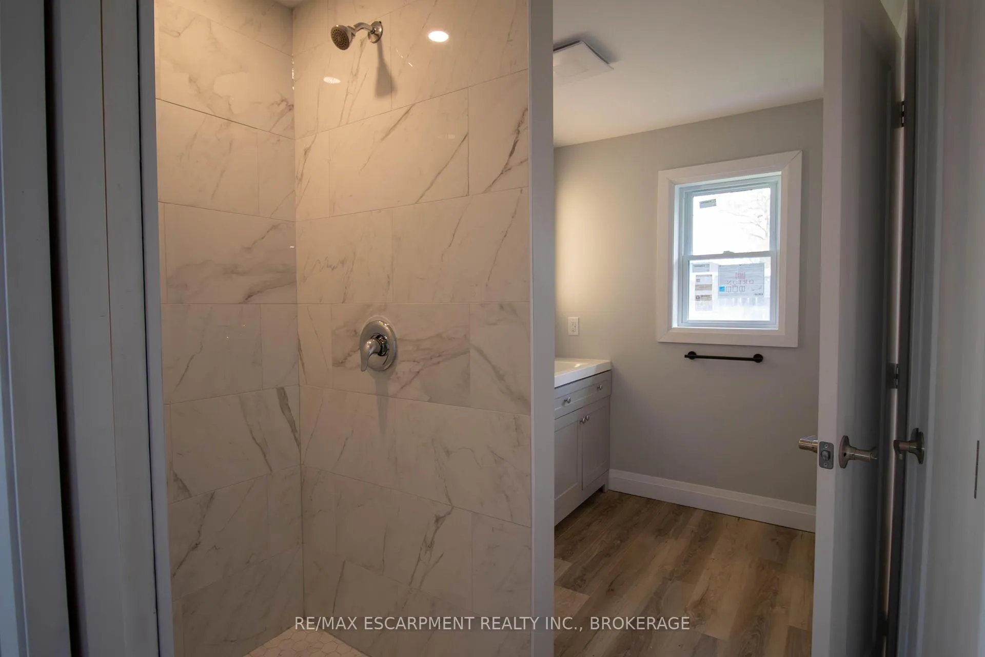 Photo 8 of Unit 3, 539 Woodlawn Road, Welland, N. Welland — HOMEH