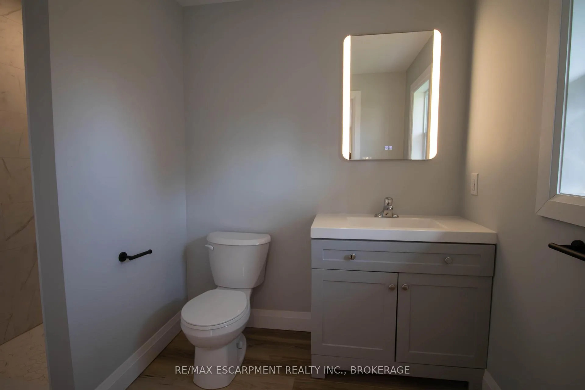 Photo 9 of Unit 3, 539 Woodlawn Road, Welland, N. Welland — HOMEH