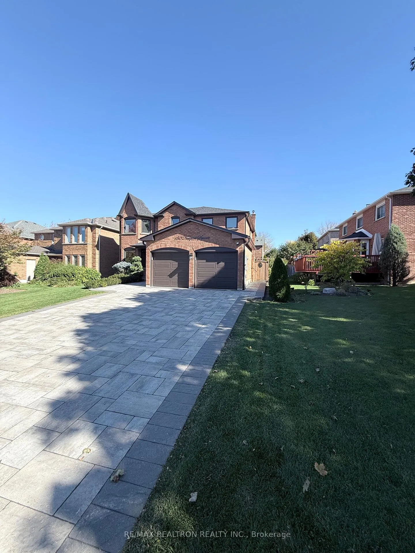 Photo 2 of 150 Newport Square, Vaughan, Uplands — HOMEH