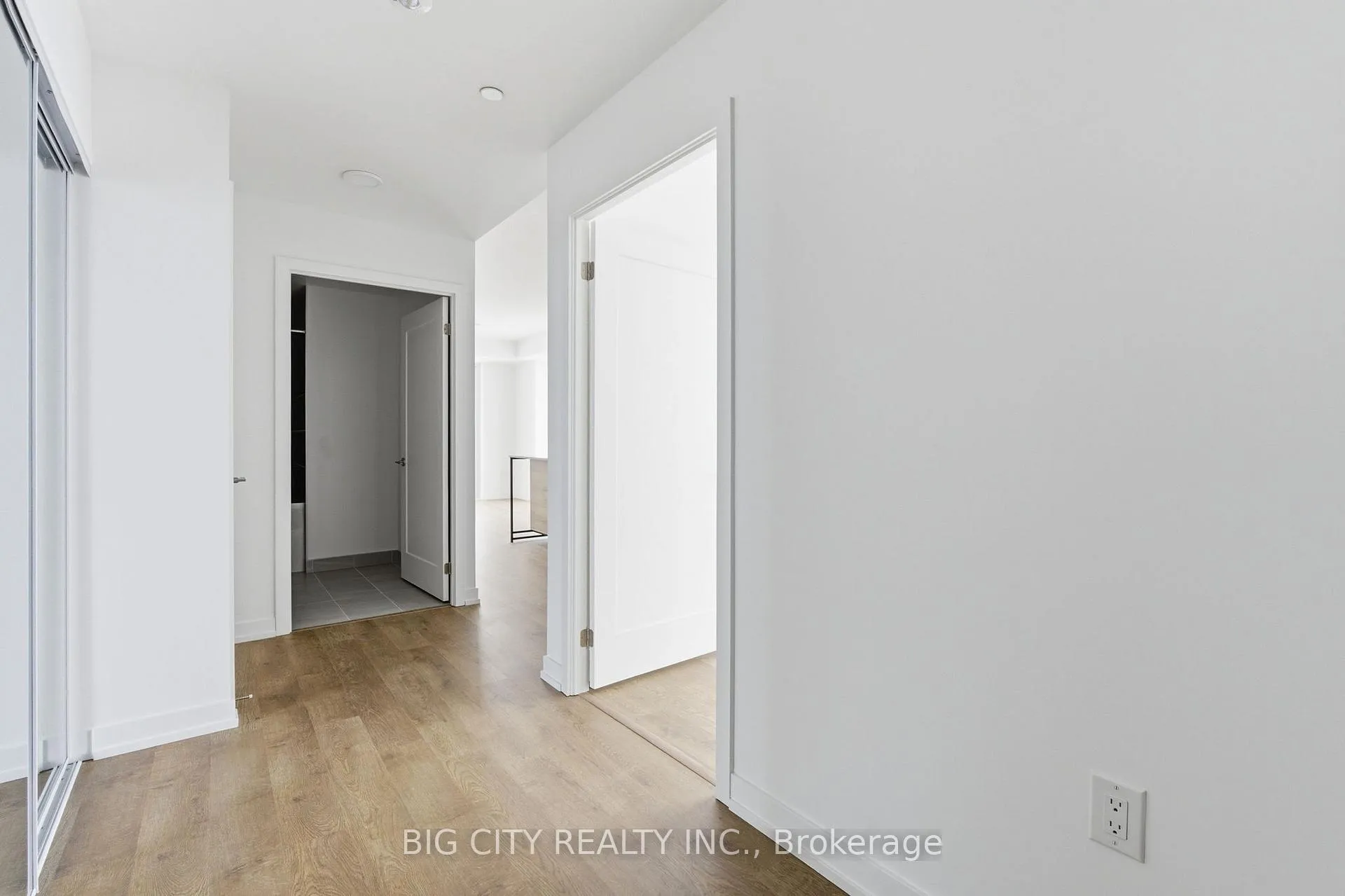 Photo 4 of Unit 1203, 9751 Markham Road, Markham, Greensborough — HOMEH