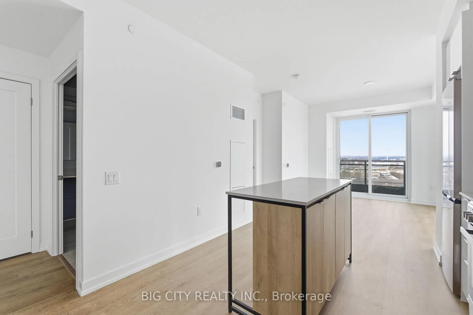 Photo 5 of Unit 1203, 9751 Markham Road, Markham, Greensborough — HOMEH
