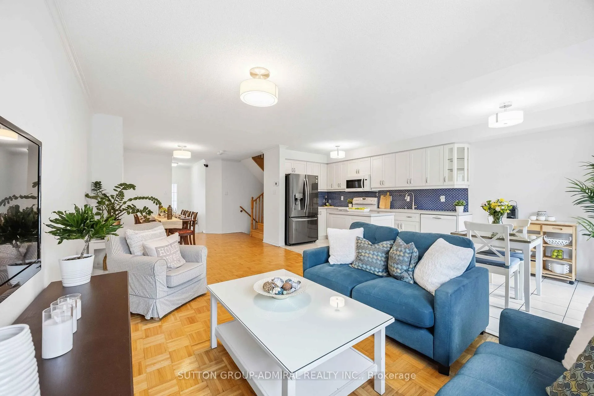 Photo 5 of 32 Bellagio Crescent, Vaughan, Patterson — HOMEH