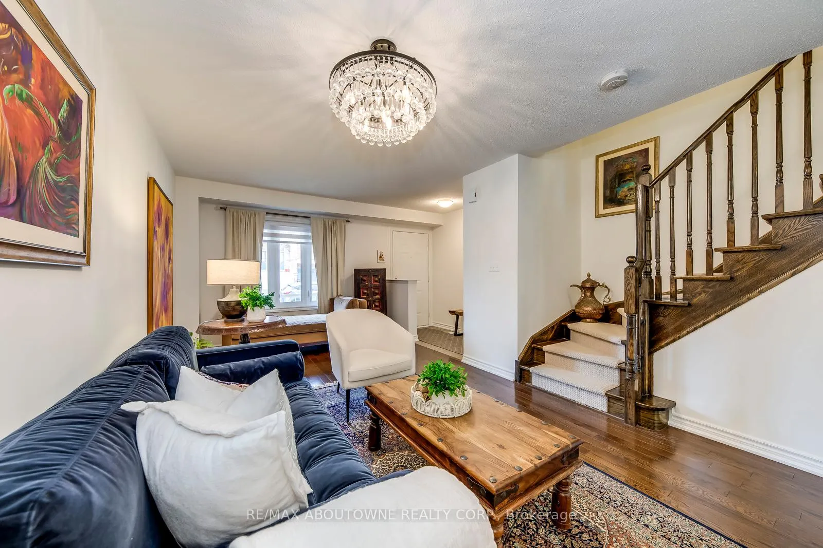 Photo 8 of 2322 Saddlecreek Crescent, Oakville, Westmount — HOMEH