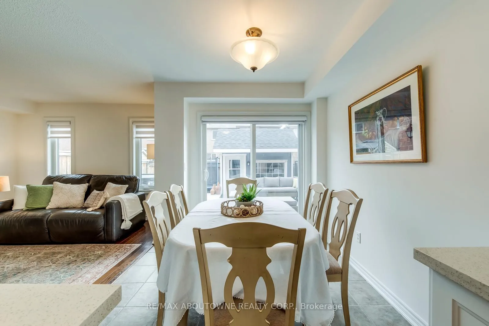 Photo 14 of 2322 Saddlecreek Crescent, Oakville, Westmount — HOMEH