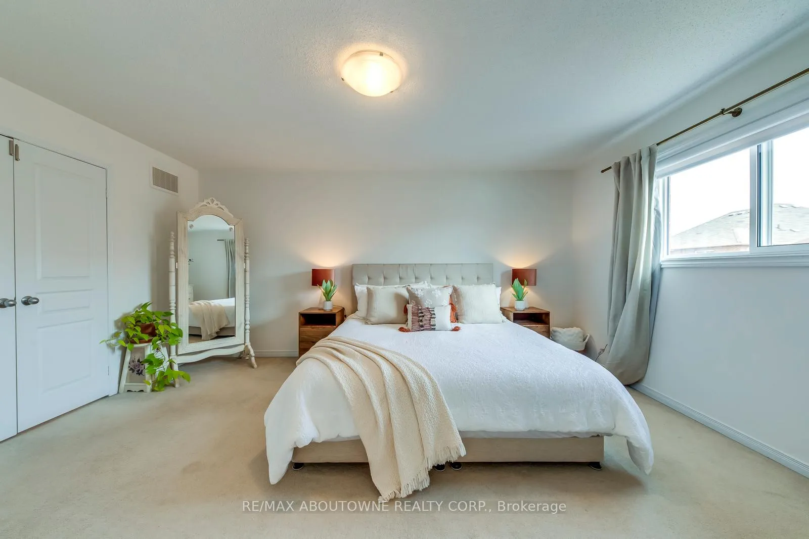 Photo 20 of 2322 Saddlecreek Crescent, Oakville, Westmount — HOMEH