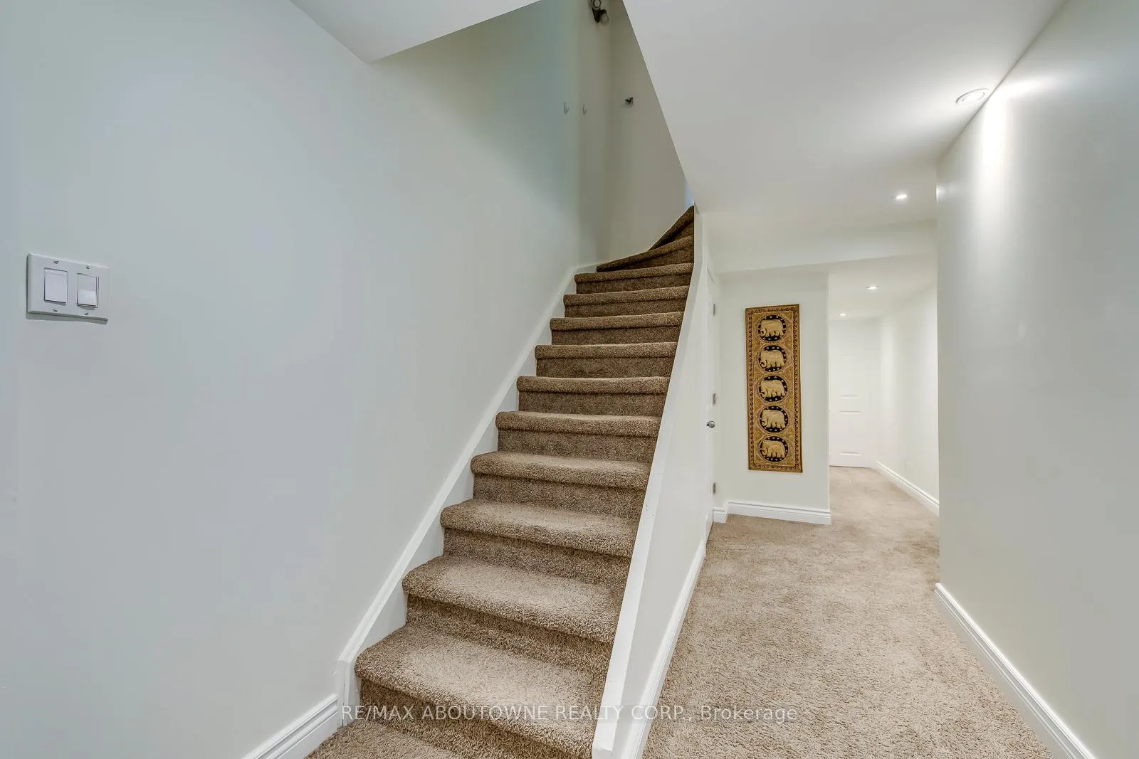 Photo 33 of 2322 Saddlecreek Crescent, Oakville, Westmount — HOMEH