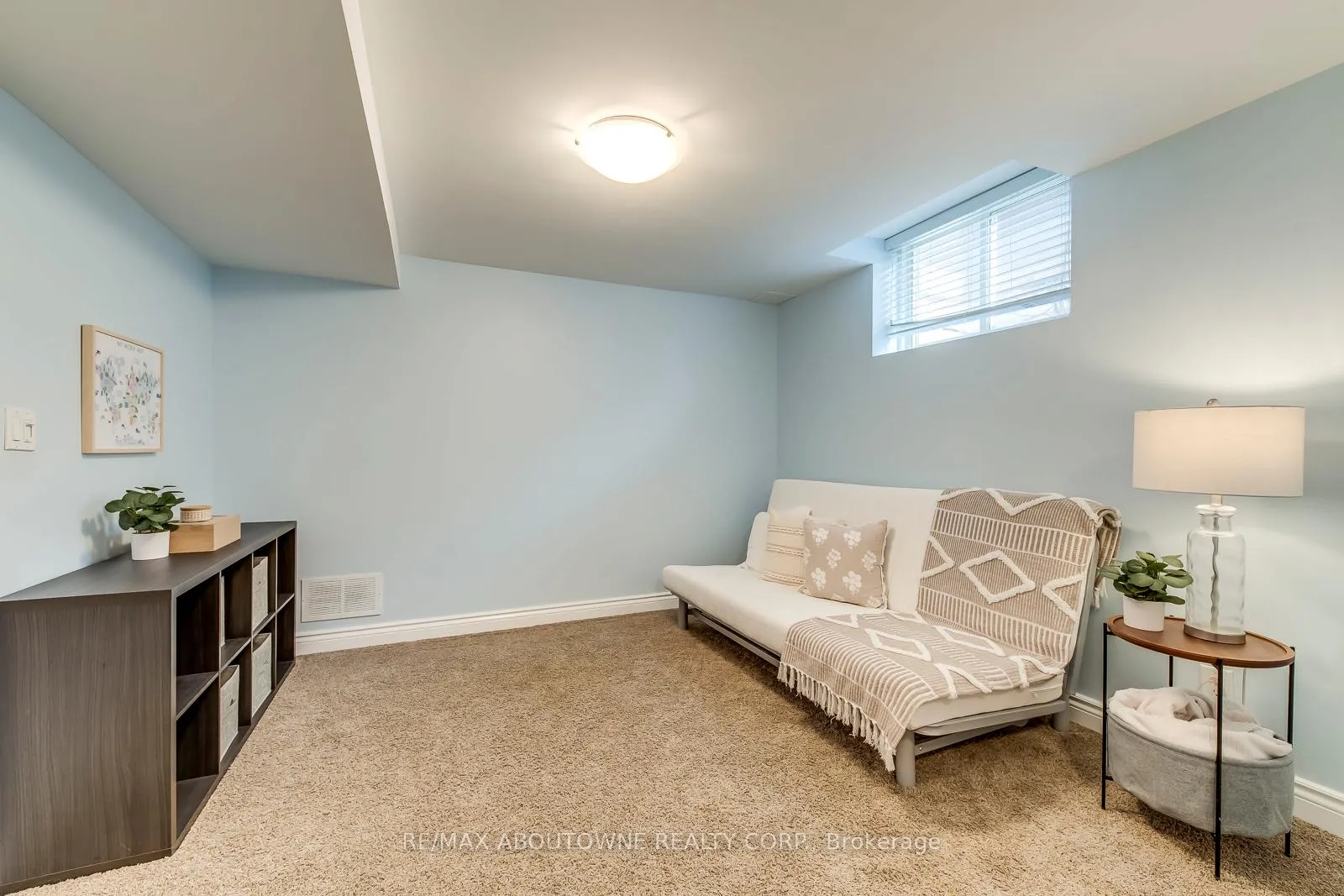 Photo 36 of 2322 Saddlecreek Crescent, Oakville, Westmount — HOMEH