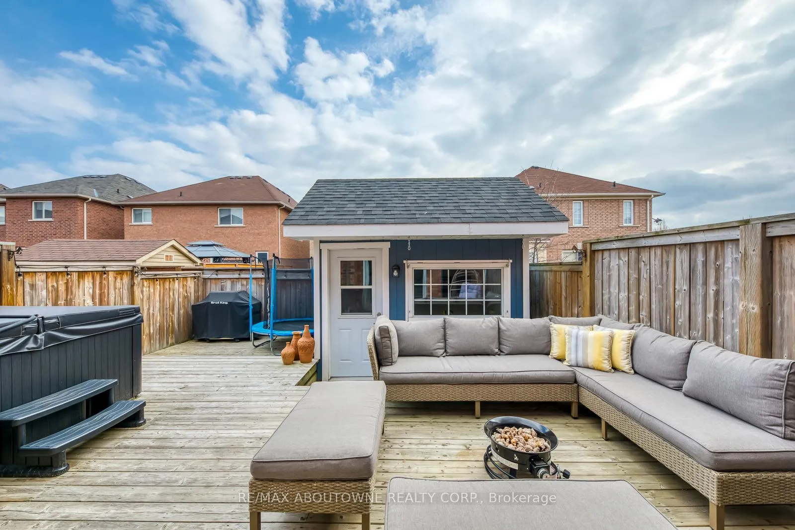 Photo 43 of 2322 Saddlecreek Crescent, Oakville, Westmount — HOMEH