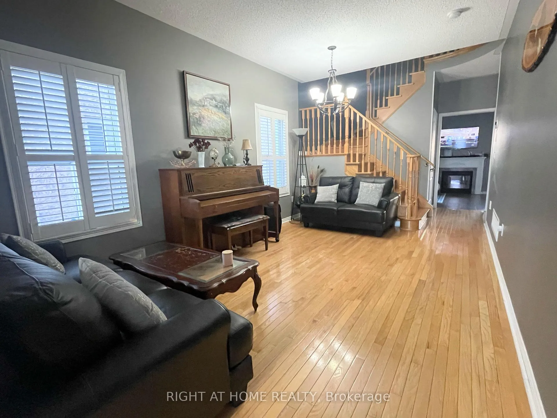 Photo 3 of 53 Knightswood Crescent, Brampton, Fletcher's Meadow — HOMEH