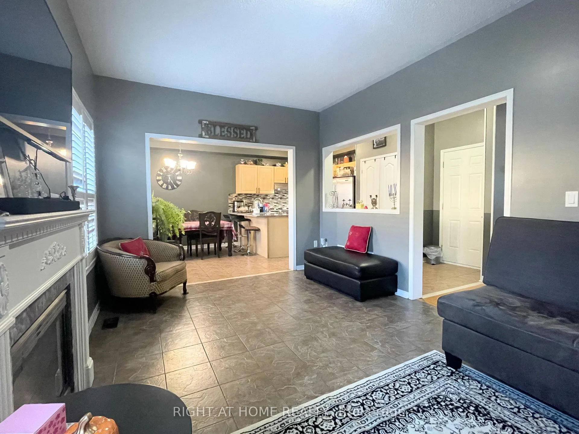 Photo 5 of 53 Knightswood Crescent, Brampton, Fletcher's Meadow — HOMEH