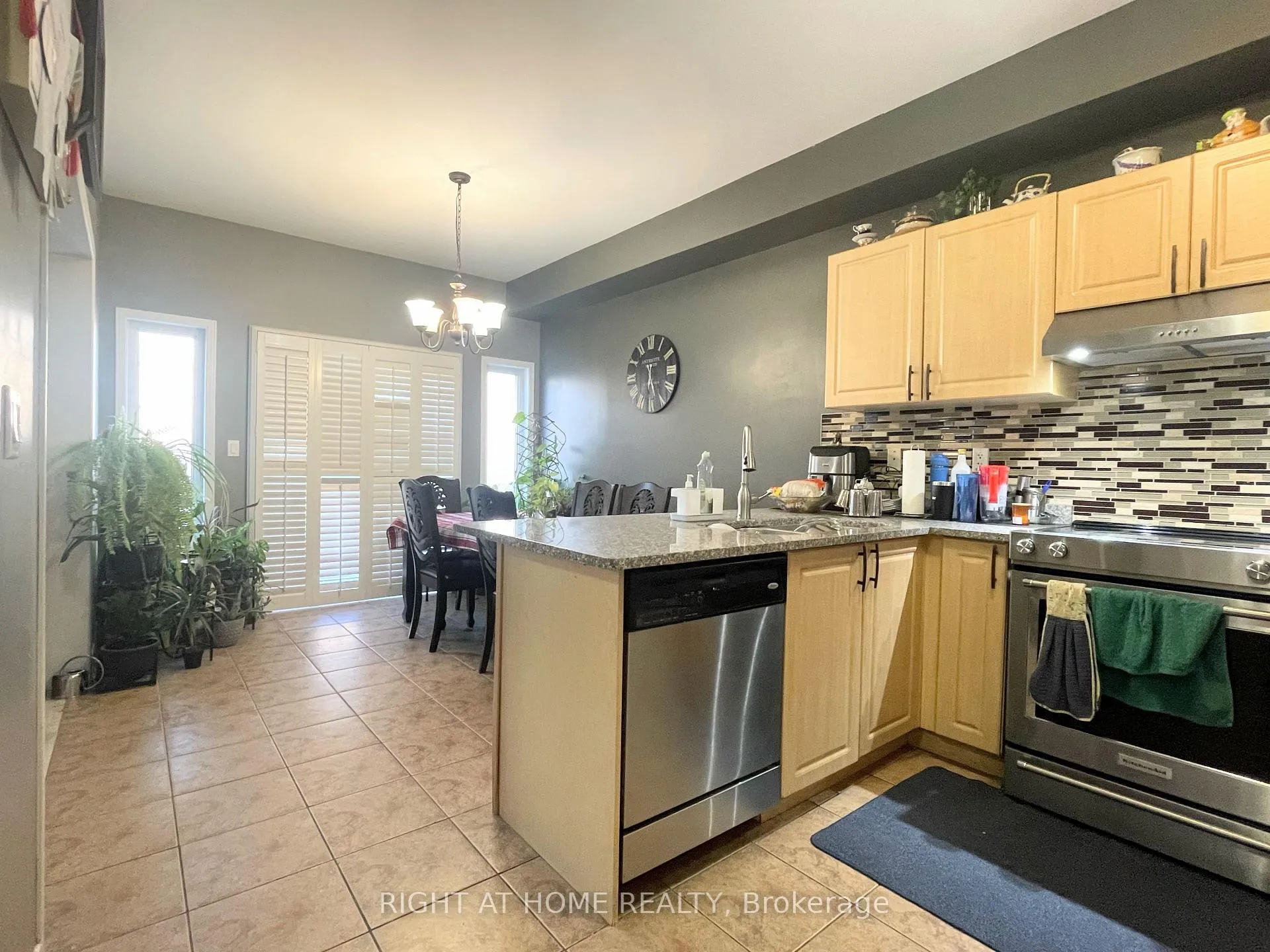Photo 7 of 53 Knightswood Crescent, Brampton, Fletcher's Meadow — HOMEH