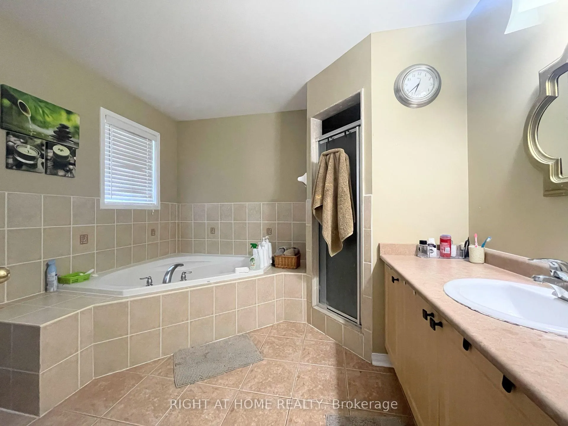 Photo 13 of 53 Knightswood Crescent, Brampton, Fletcher's Meadow — HOMEH