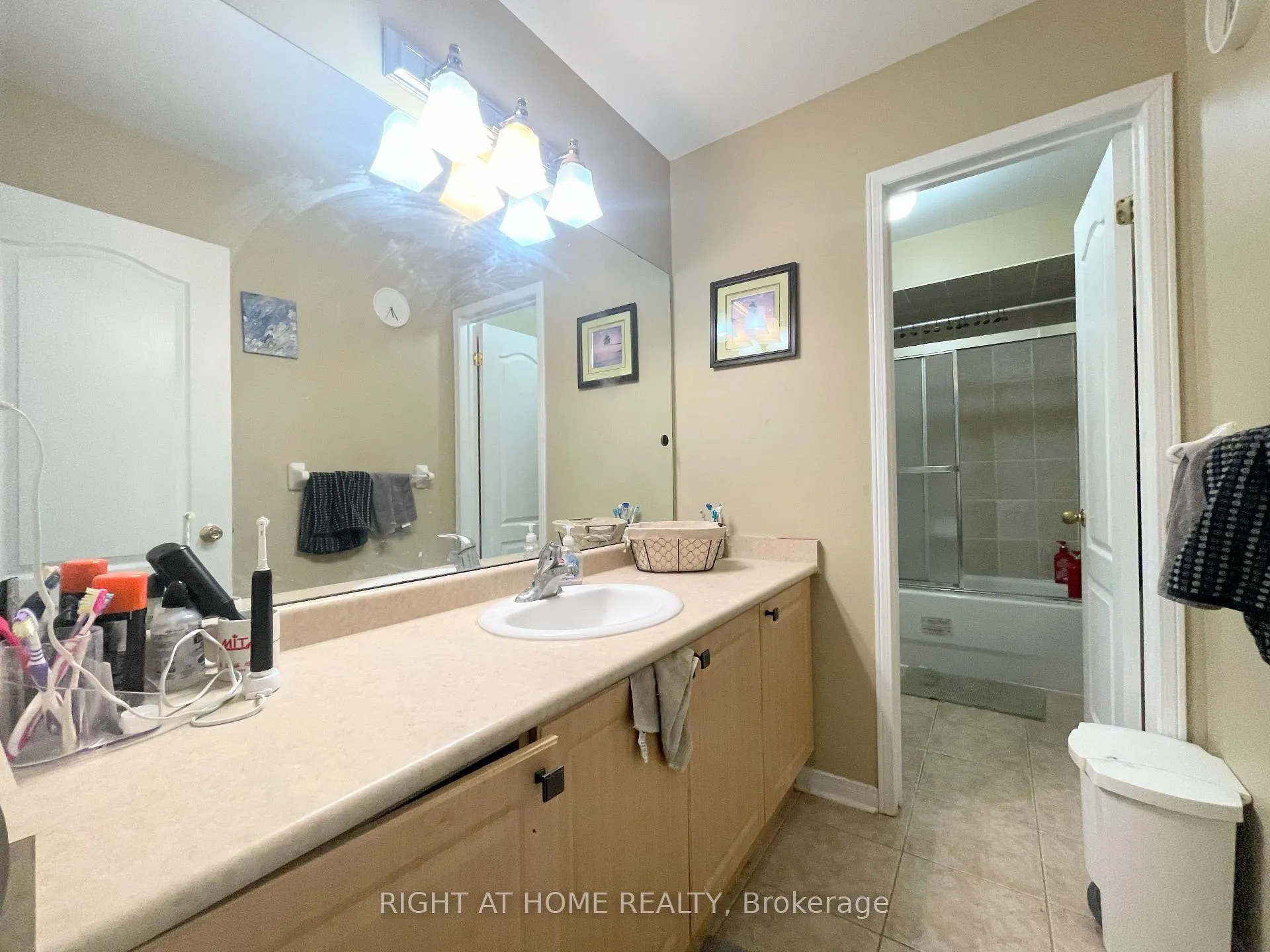 Photo 18 of 53 Knightswood Crescent, Brampton, Fletcher's Meadow — HOMEH