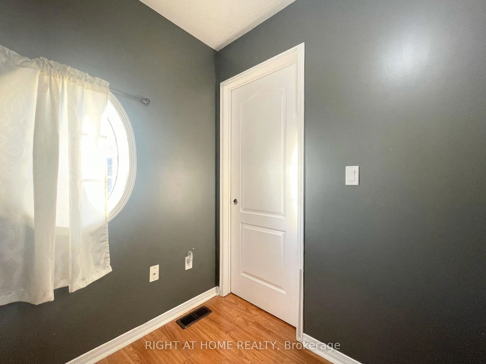 Photo 24 of 53 Knightswood Crescent, Brampton, Fletcher's Meadow — HOMEH