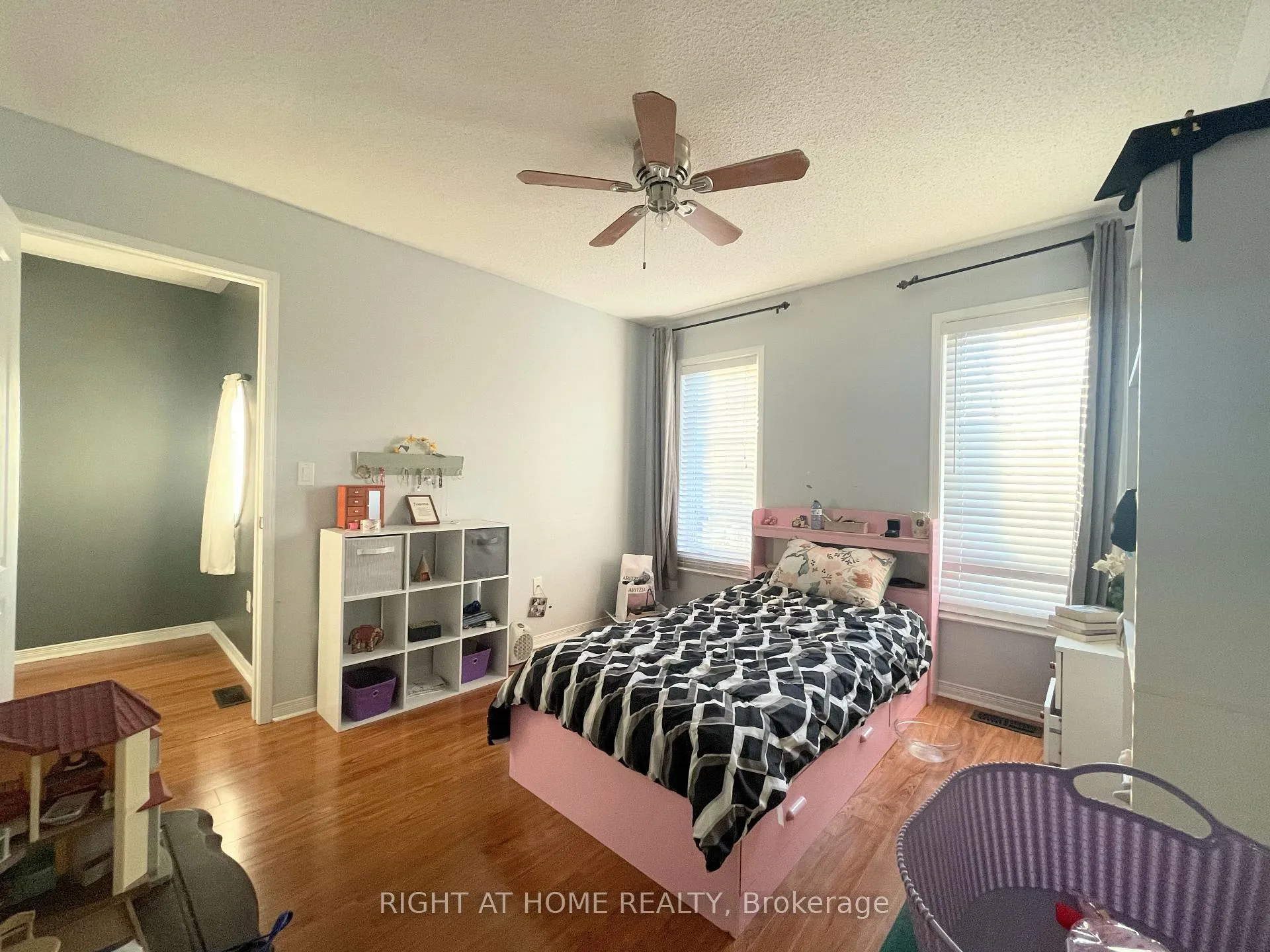 Photo 26 of 53 Knightswood Crescent, Brampton, Fletcher's Meadow — HOMEH