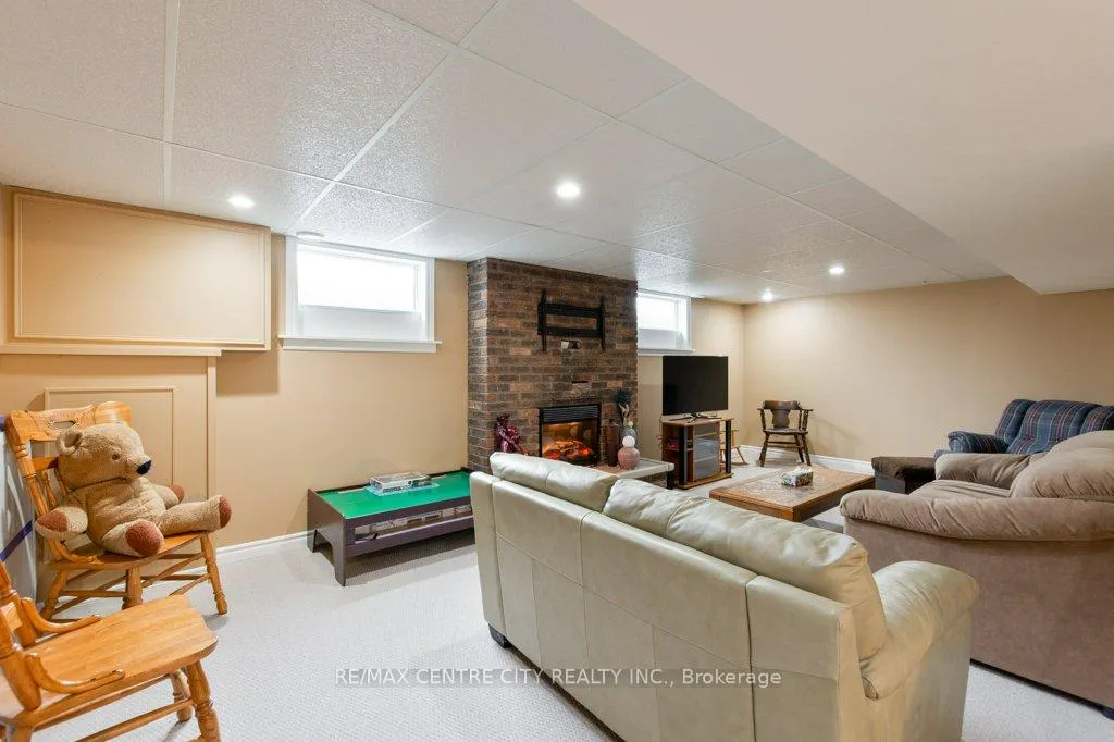 Photo 18 of 6579 Bostwick Road, Central Elgin, Rural Central Elgin — HOMEH