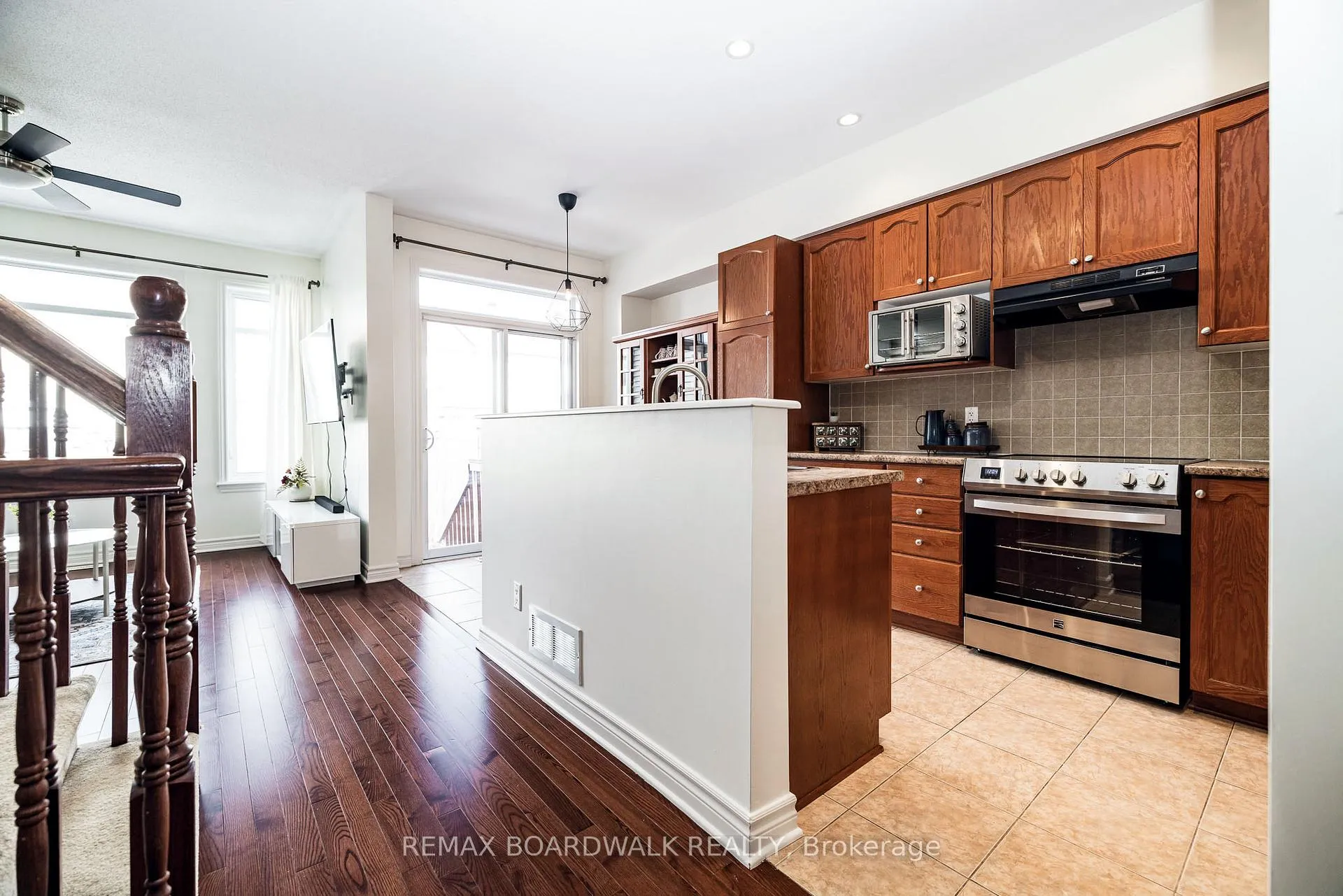 Photo 9 of 29 Madelon Drive, Ottawa, Barrhaven - Longfields — HOMEH