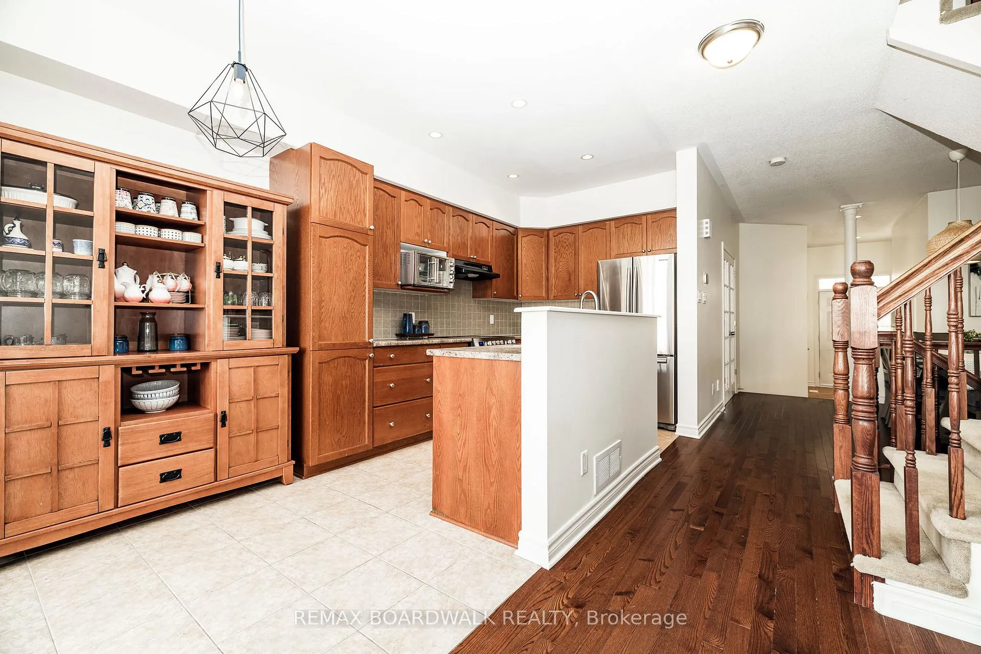 Photo 10 of 29 Madelon Drive, Ottawa, Barrhaven - Longfields — HOMEH