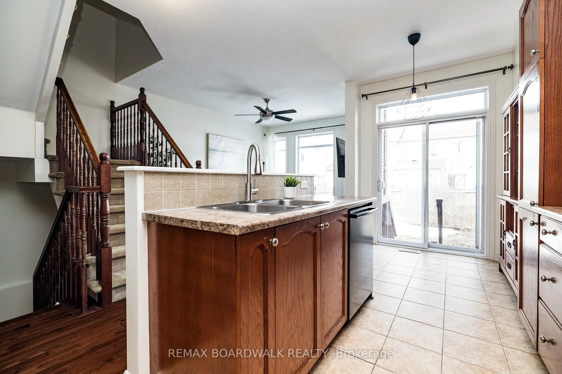 Photo 14 of 29 Madelon Drive, Ottawa, Barrhaven - Longfields — HOMEH