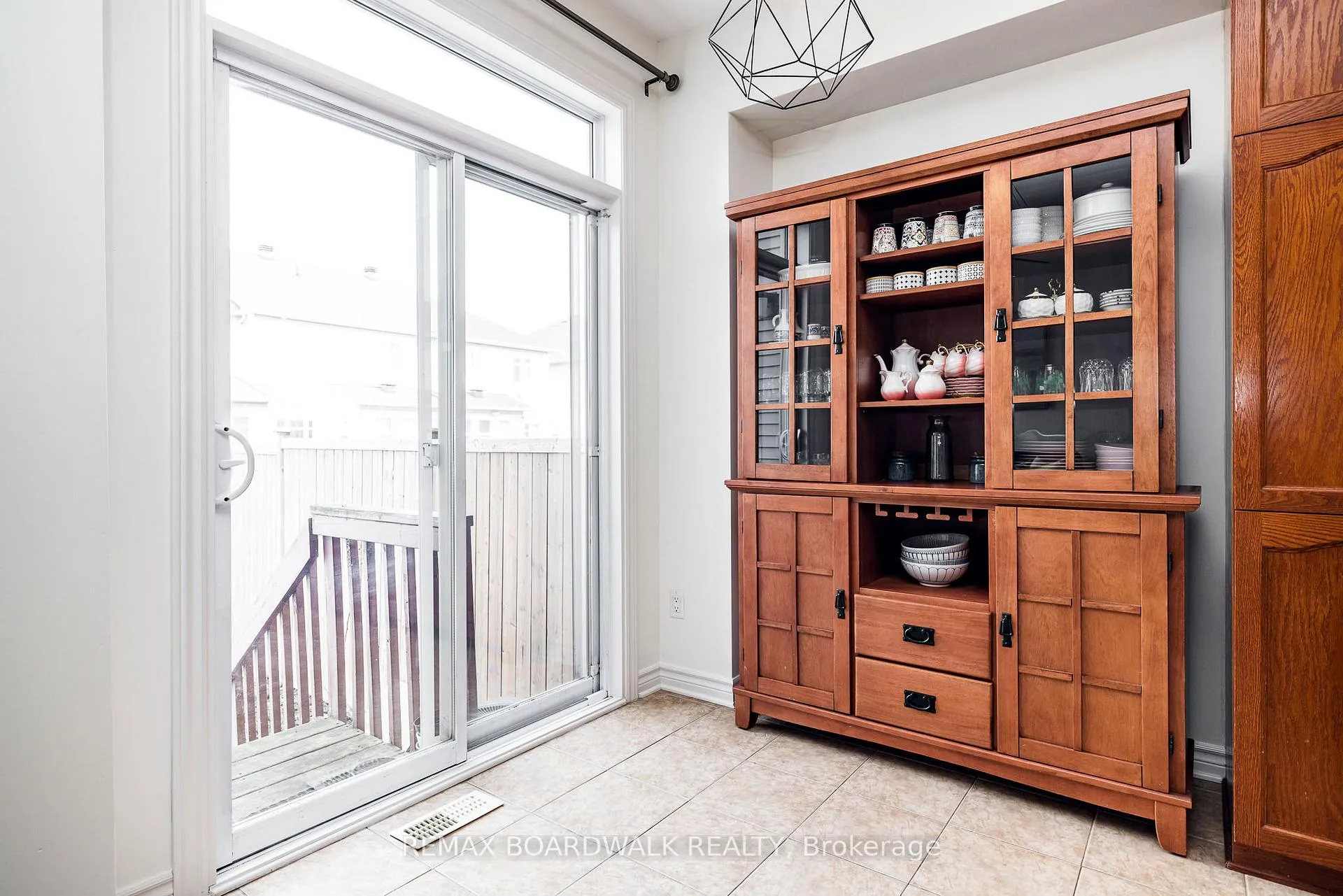 Photo 15 of 29 Madelon Drive, Ottawa, Barrhaven - Longfields — HOMEH