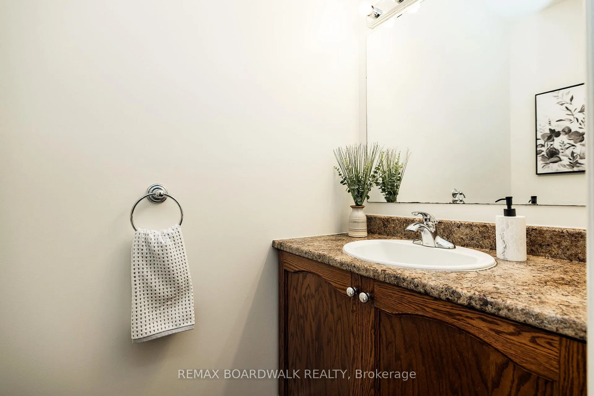 Photo 19 of 29 Madelon Drive, Ottawa, Barrhaven - Longfields — HOMEH